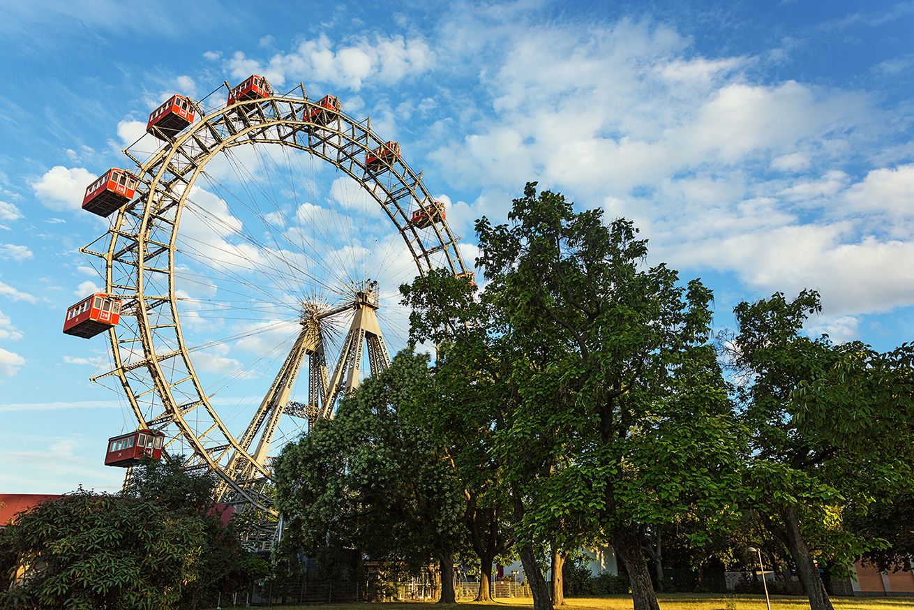 Das Riesenrad feiert am Valentinstag Geburtstag. Das Riesenrad feiert am Valentinstag Geburtstag.