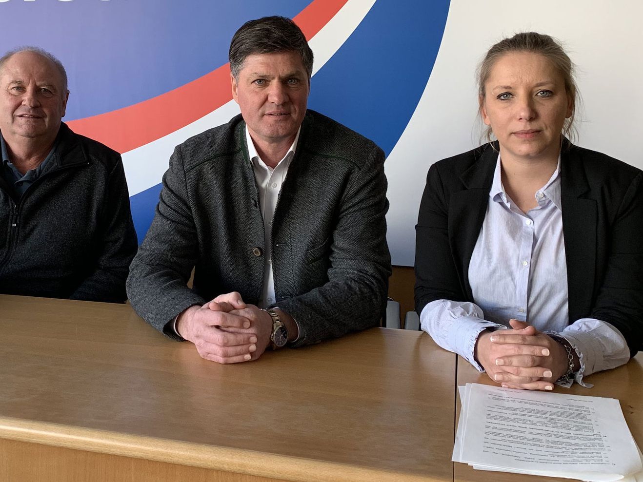 Teilnehmer der Pressekonferenz am Montag – Landwirtschaftskammerrat Heinz Blum, Klubobmann Daniel Allgäuer und LAbg. Nicole Hosp (v.l.n.r.).