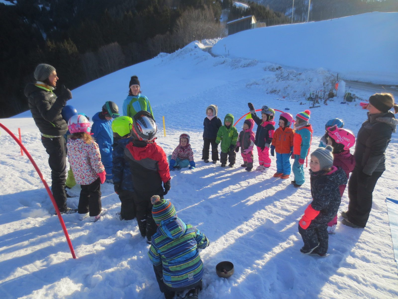 Morgenkreis beim Wintersporttag