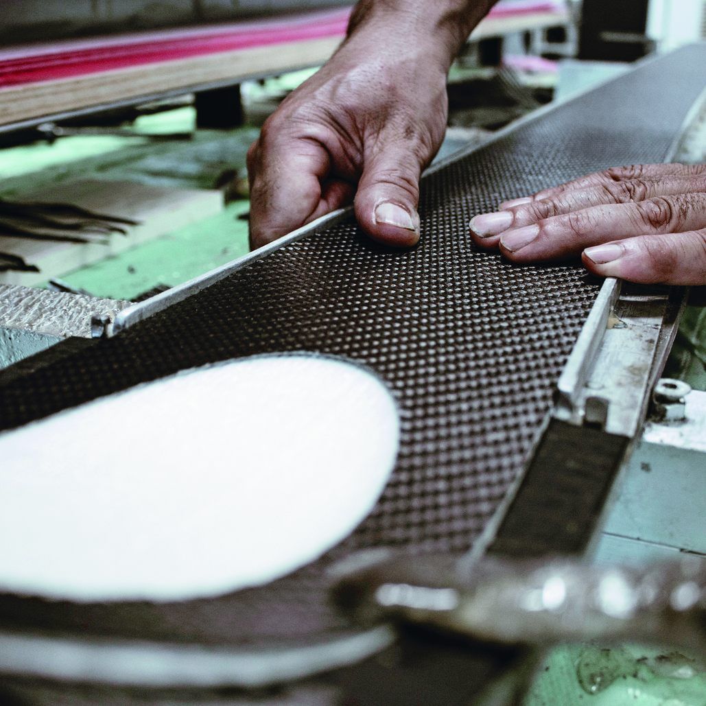 Tschechischer Mehrheitseigentümer ConsilSport verlagert die Serienfertigung zu einem neu gebrandeten Werk.