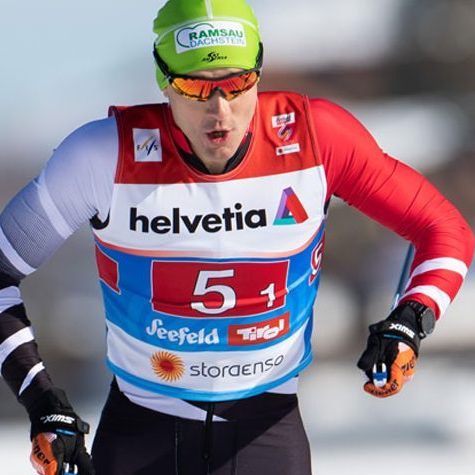 Ein Video zeigt Langläufer Max Hauke mit einer Nadel im Arm.