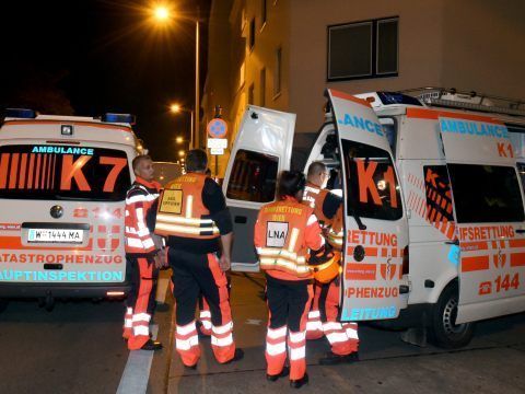Bei dem Brand wurden alle sechs Insassen schwer verletzt. Bei dem Brand wurden alle sechs Insassen schwer verletzt.