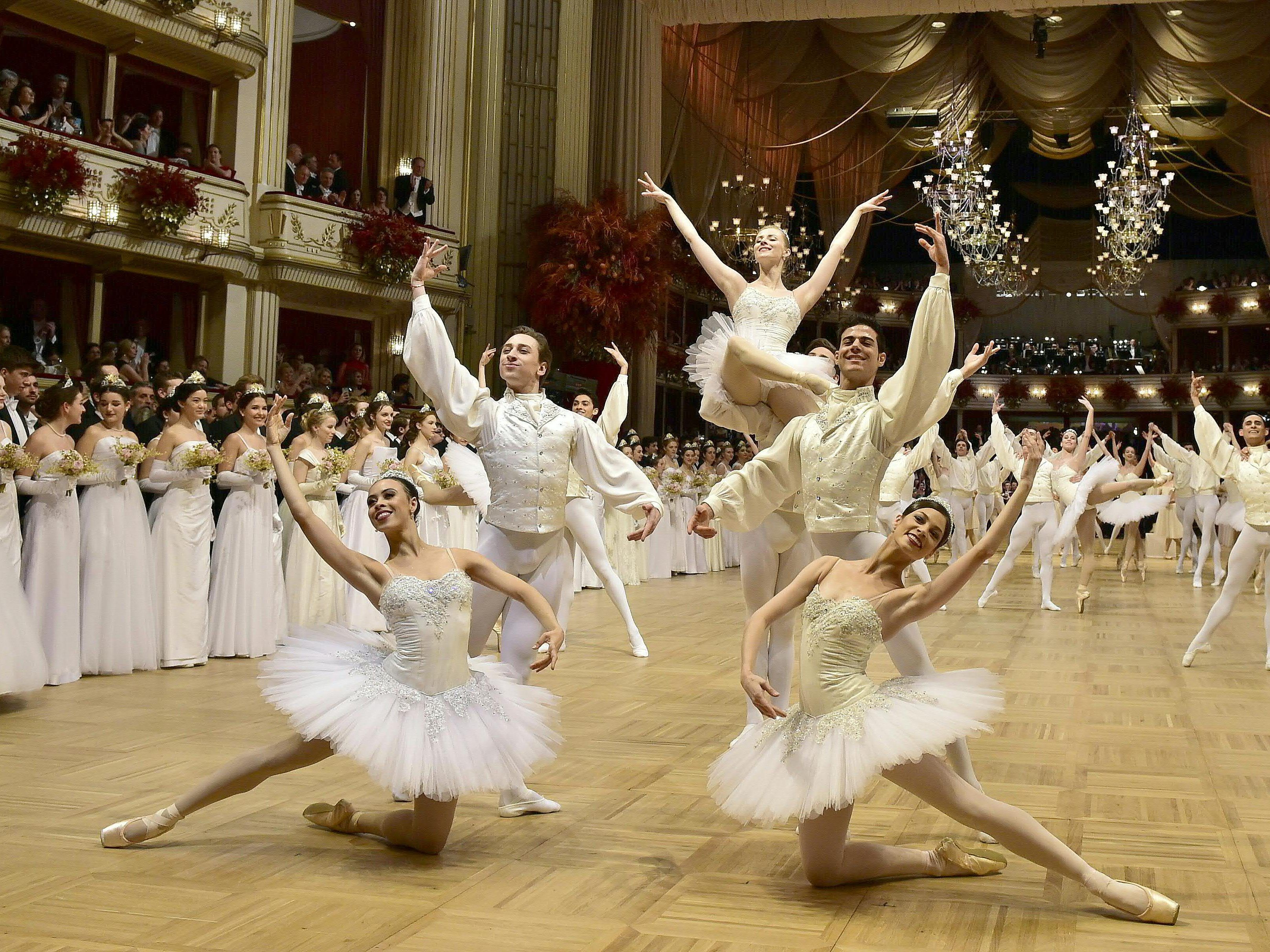 Auch die Ballett-Tänzer sorgten für außergewöhnliche Bilder.