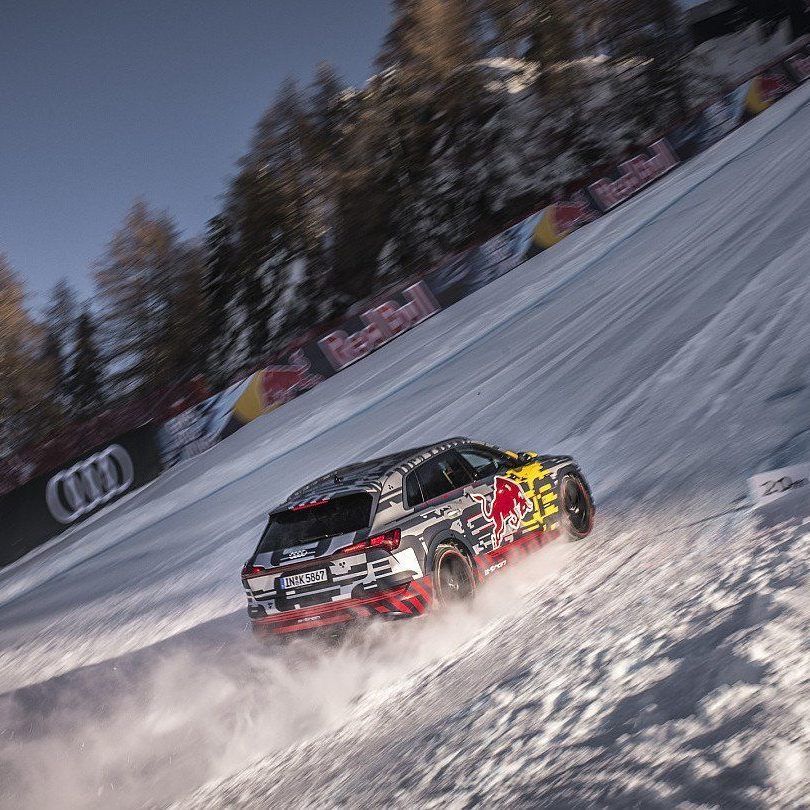 Ekström raste die Streif hinauf.