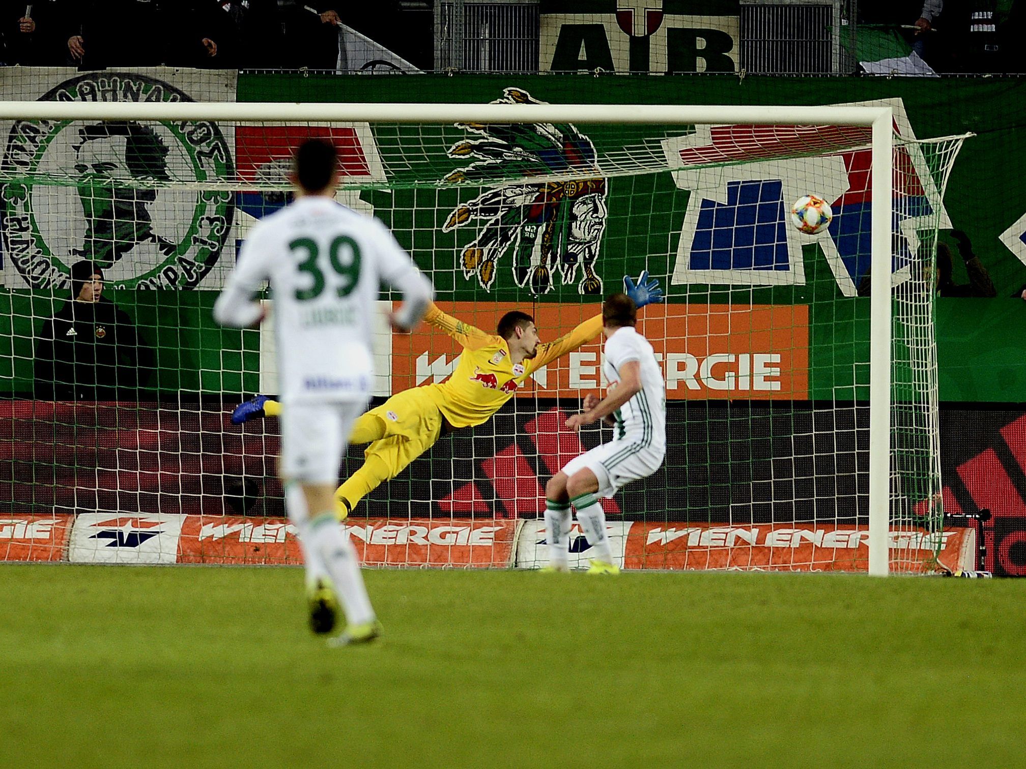 Rapid Wien gewann gegen Salzburg mit 2:0.