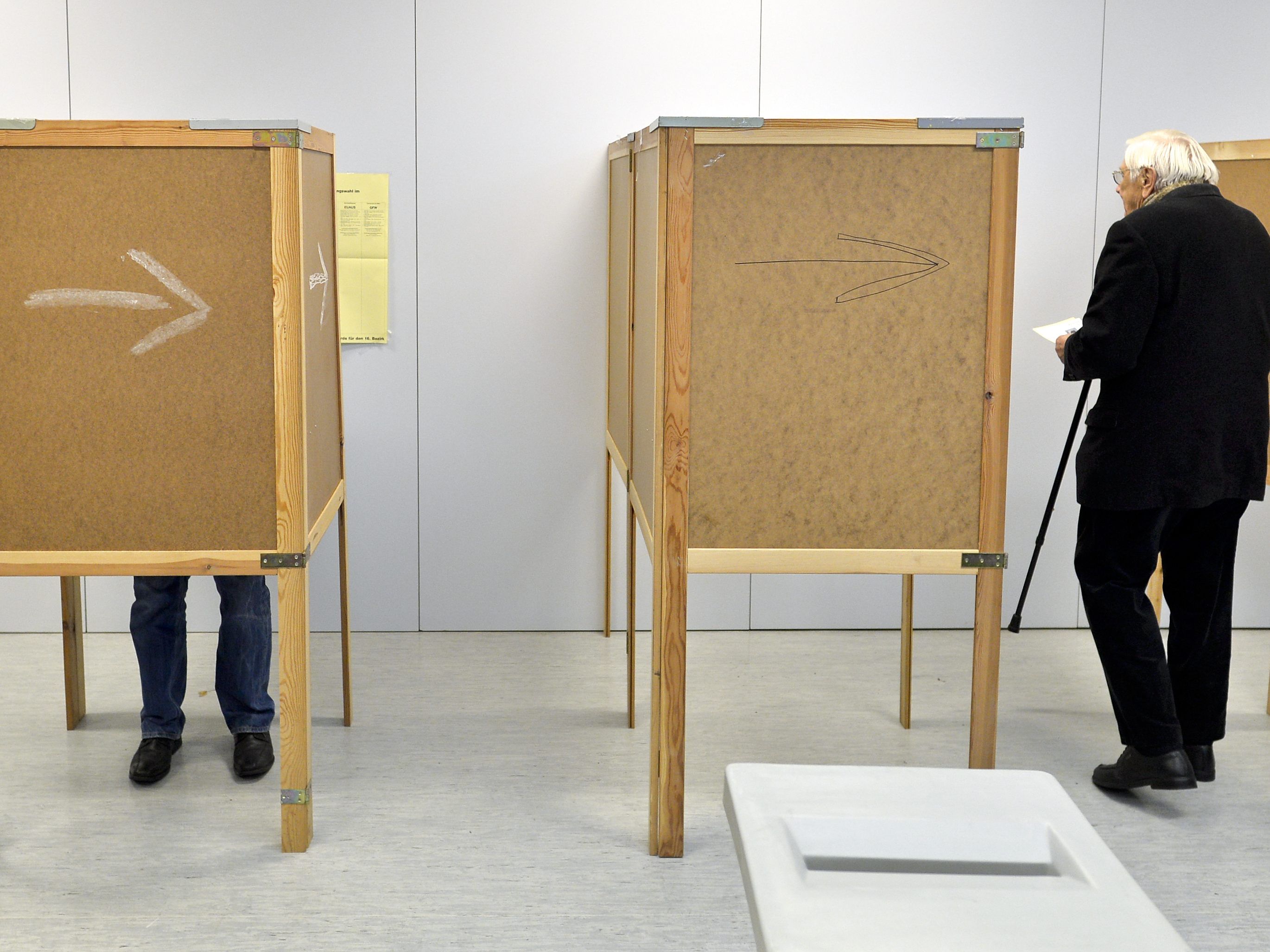 Wer die Wahl hat, hat oft die Qual. Wer die Wahl hat, hat oft die Qual.