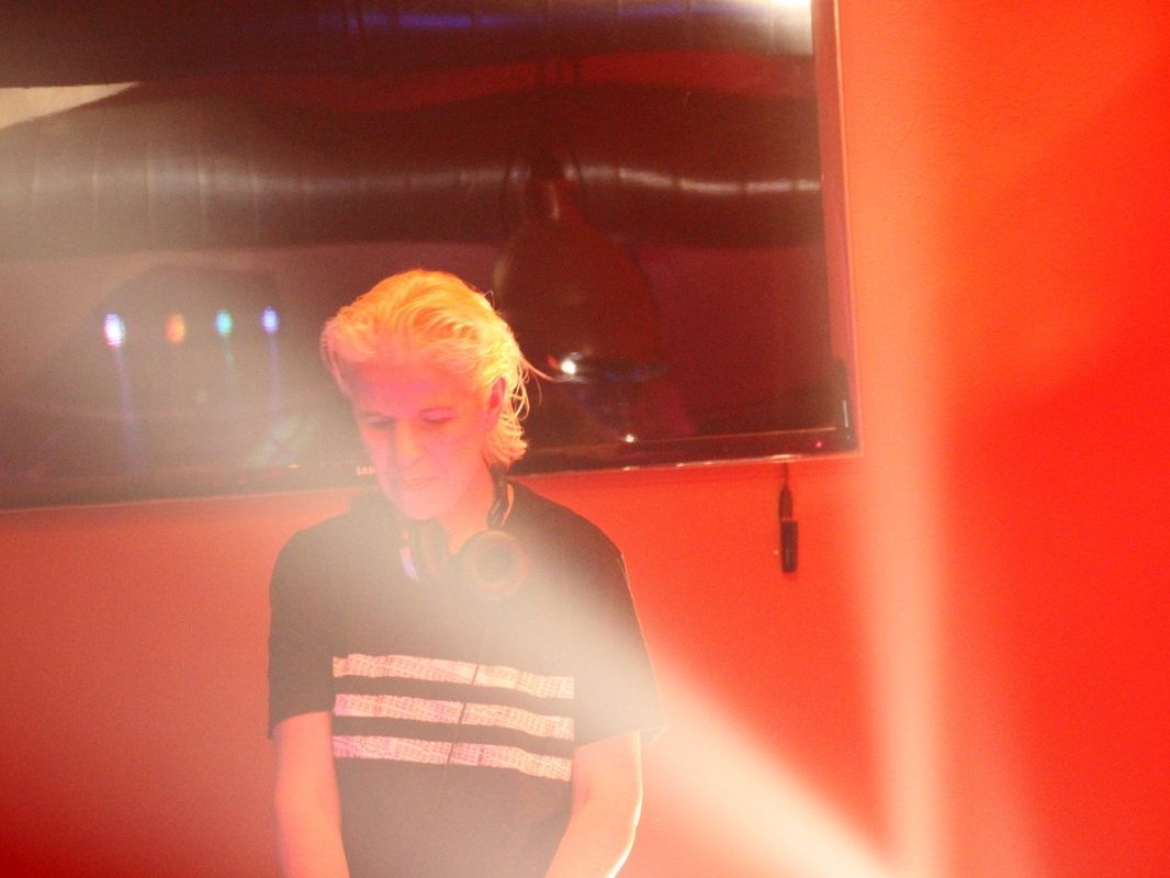DJ Birgit am Mischpult