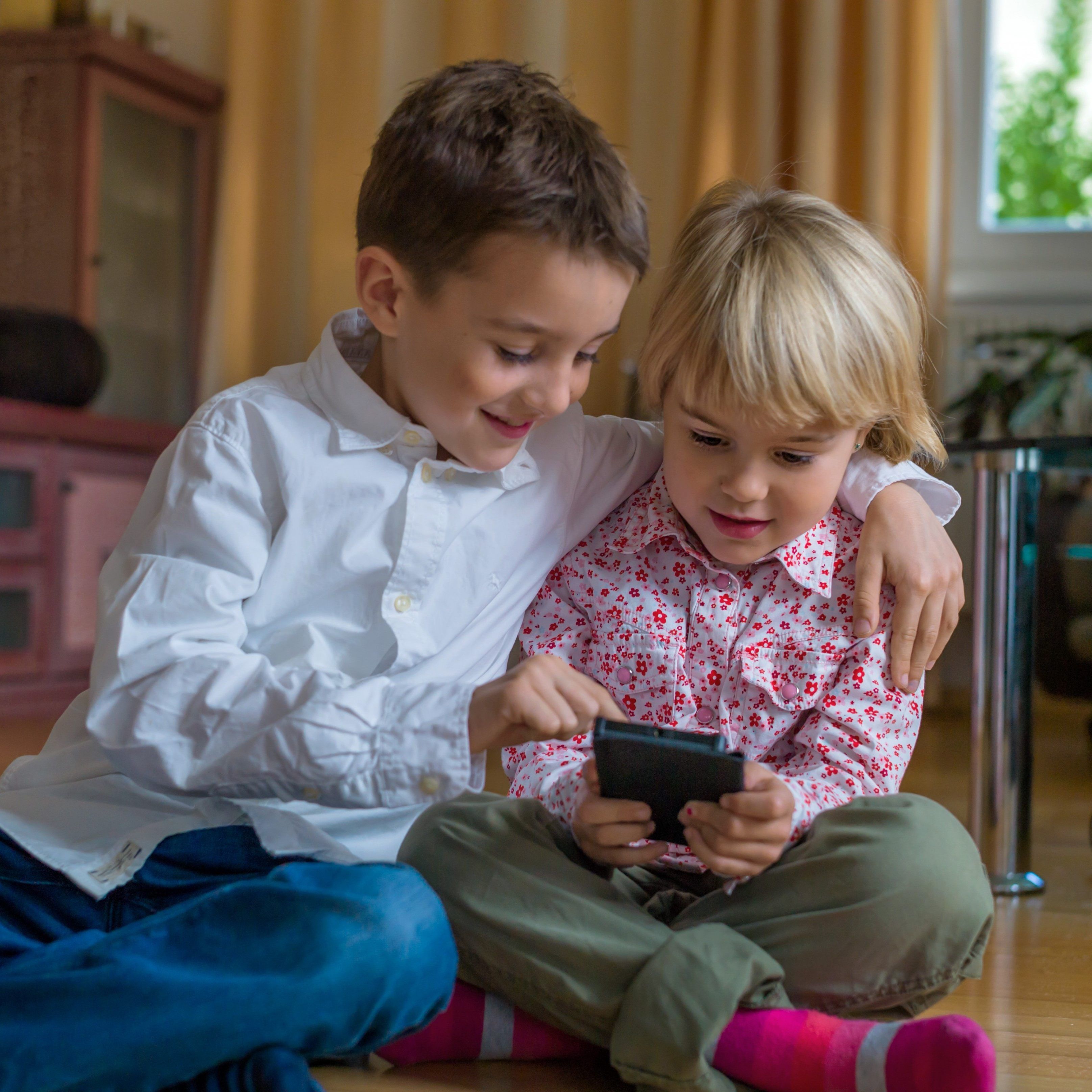 Besonders Kinder und Jugendliche sind für Internet-Betrüger leichte Ziele.