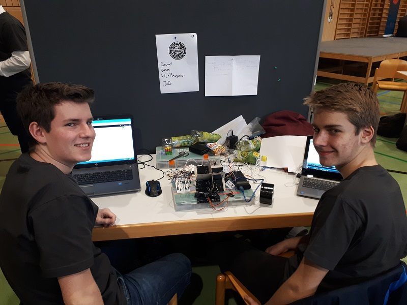 Unsere Schüler biem Hackathon