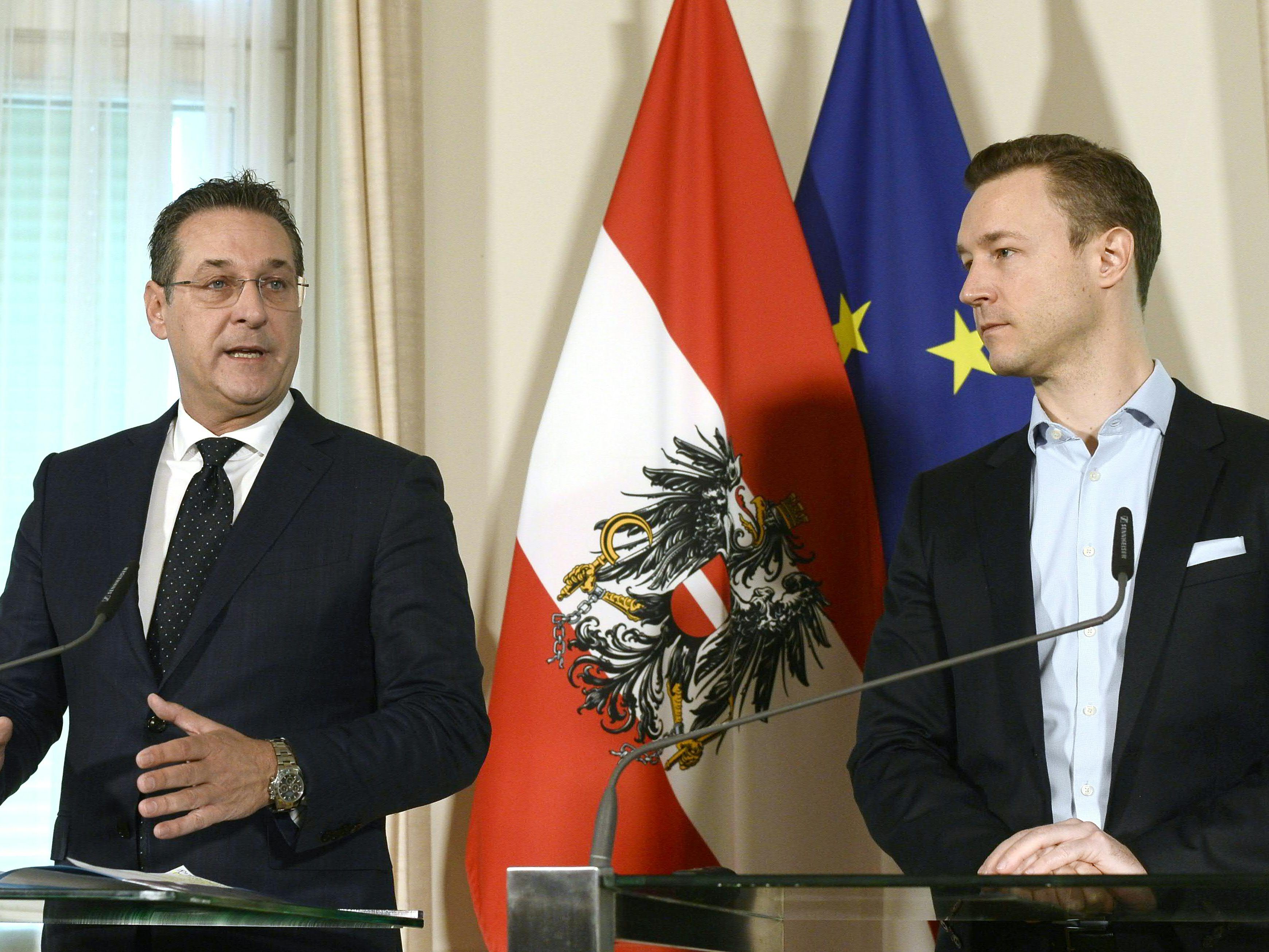 Die von der Stadt verhängte zweijährige "Nachdenkphase" ist Strache und Blümel zu wenig. Die von der Stadt verhängte zweijährige "Nachdenkphase" ist Strache und Blümel zu wenig.