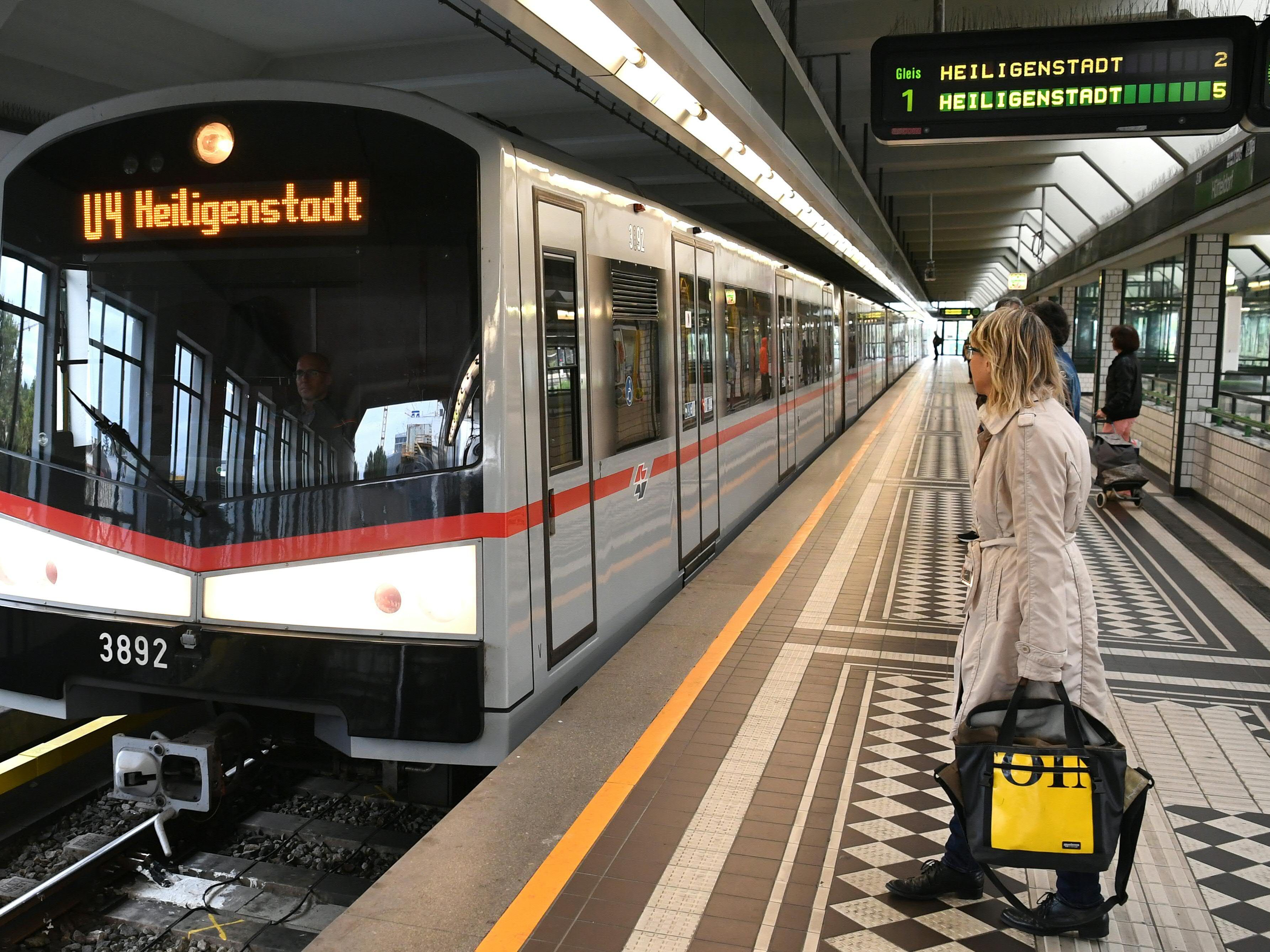 Beim Training lernen die Kinder bereits früh, wie sie sich am Bahnsteig richtig verhalten sollen. Beim Training lernen die Kinder bereits früh, wie sie sich am Bahnsteig richtig verhalten sollen.