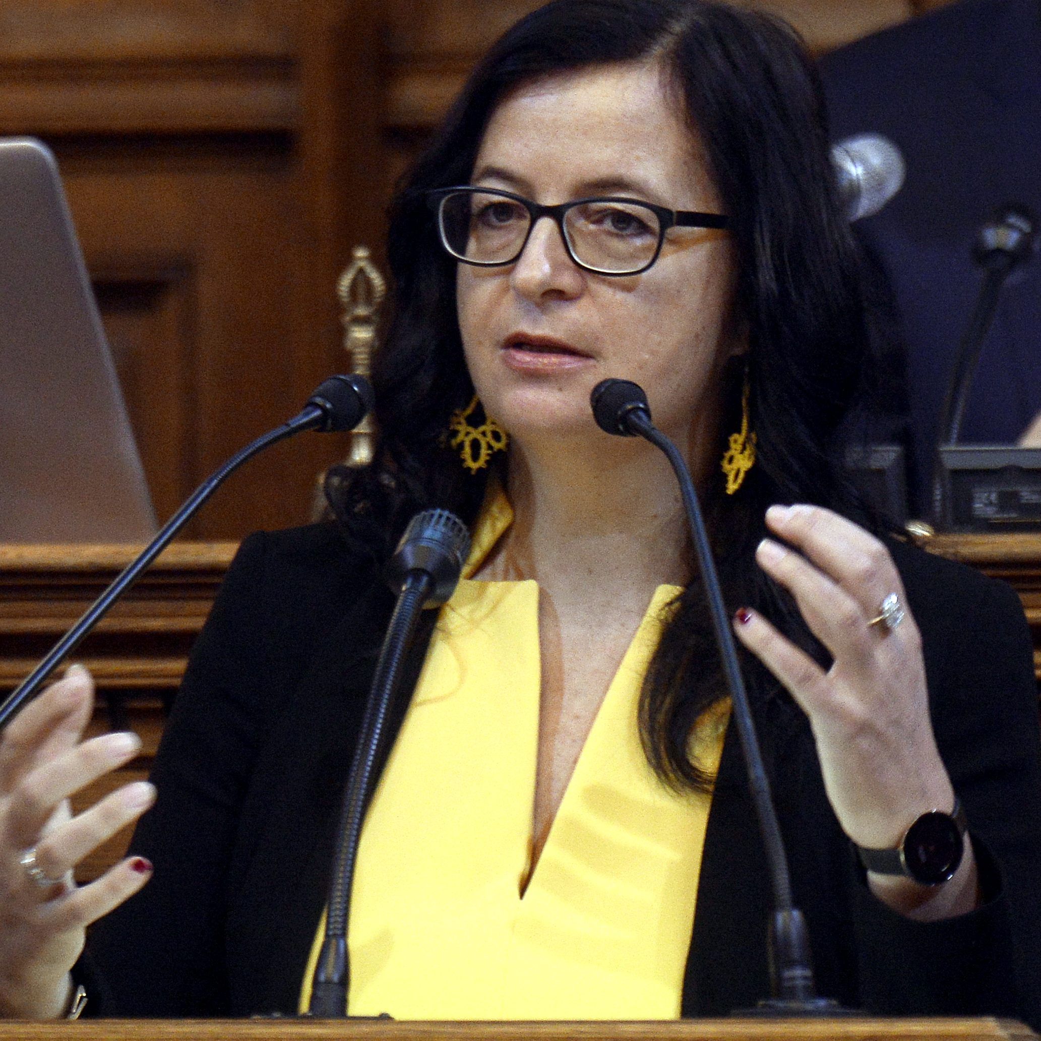 Sima droht nach den Hass-Postings mit rechtlichen Schritten.