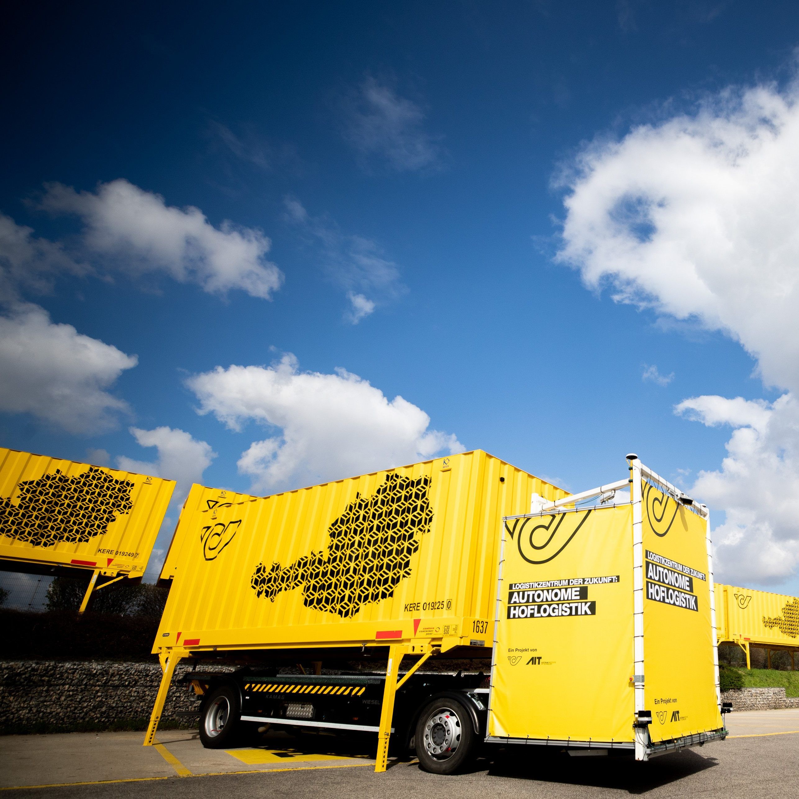 Für das Pilotprojekt wurde ein Standard-Wechselbrückenhubwagen umgebaut.