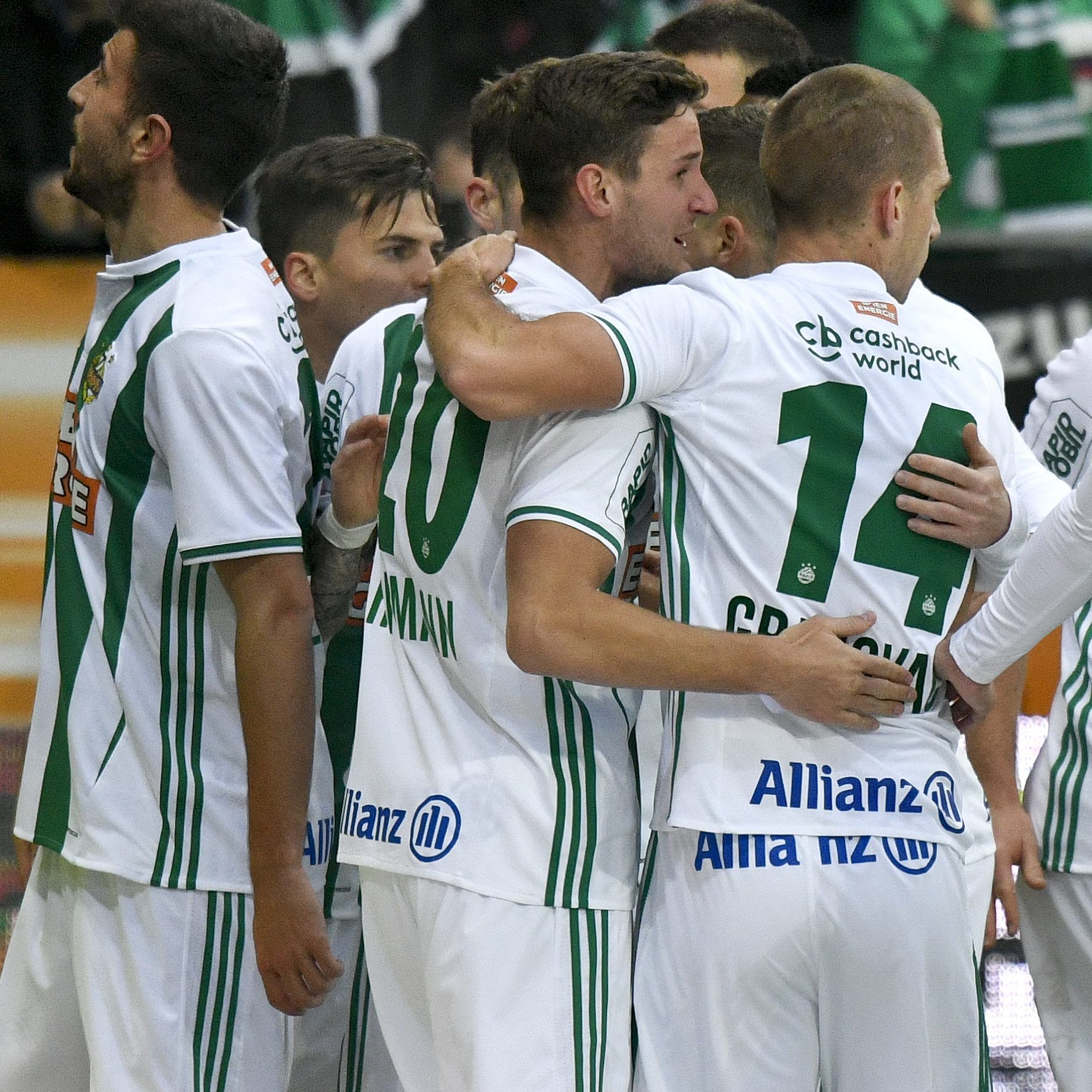 Rapid Wien freut sich über den "Pflichtsieg" gegen SKN St. Pölten.