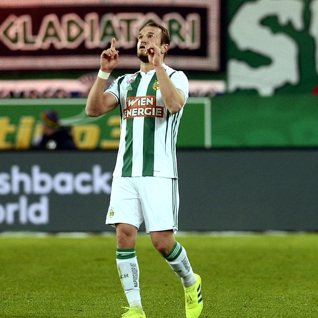 Rapid Wien gab den Wechsel von Berisha bekannt.