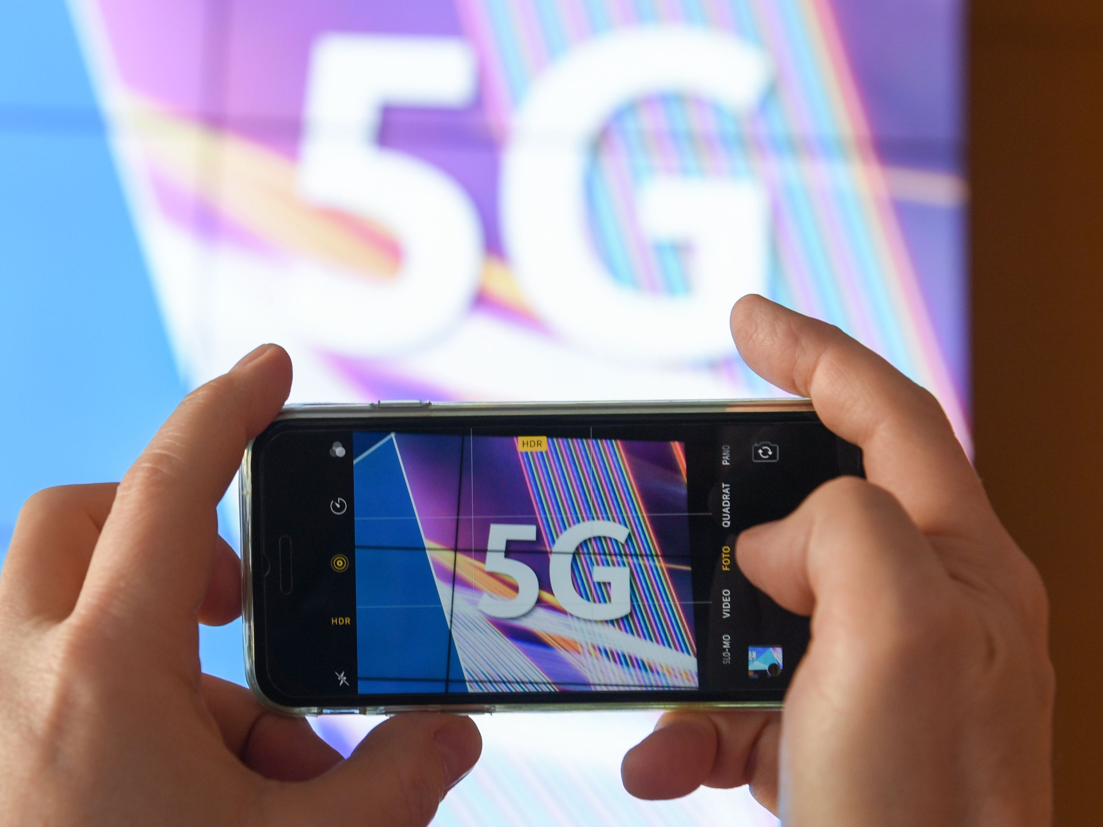 Die fünfte Mobilfunk-Generation kann Daten fast in Echtzeit übermitteln. Die fünfte Mobilfunk-Generation kann Daten fast in Echtzeit übermitteln.