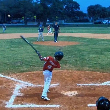 Der 8-Jährige zeigt echtes Talent auf dem Feld - obwohl er nur einen Arm hat.