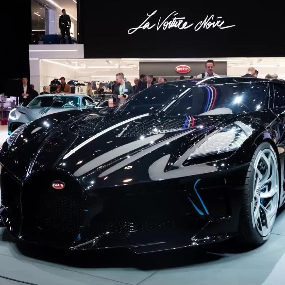 Der Bugatti "La Voiture Noire" in seiner ganzen schwarzen Pracht.