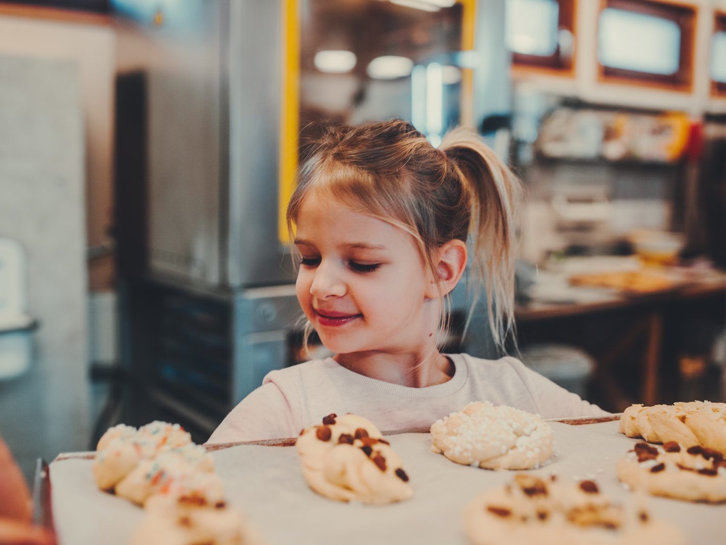 Am Landut Wien Cobenzl dürfen Kinder österliche Köstlichkeiten backen. Am Landut Wien Cobenzl dürfen Kinder österliche Köstlichkeiten backen.