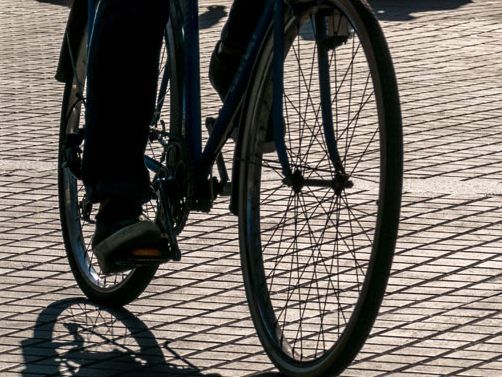 Der 82-Jährige musste nach seinem Sturz ins Landeskrankenhaus gebracht werden. Der 82-Jährige musste nach seinem Sturz ins Landeskrankenhaus gebracht werden.
