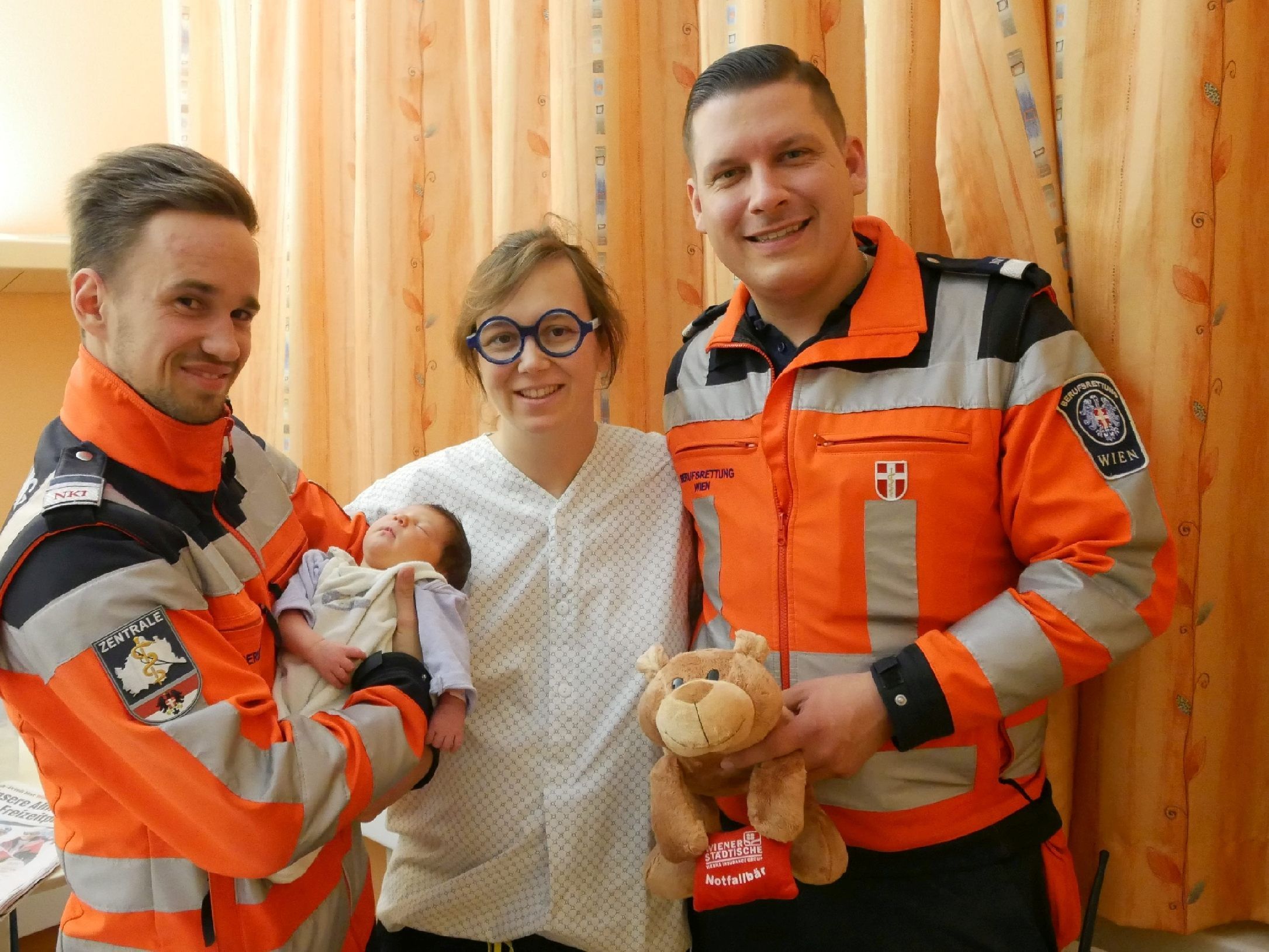 Lotta-Louisa hatte es eilig: Die Wiener Berufsrettung half bei der Hausgeburt.