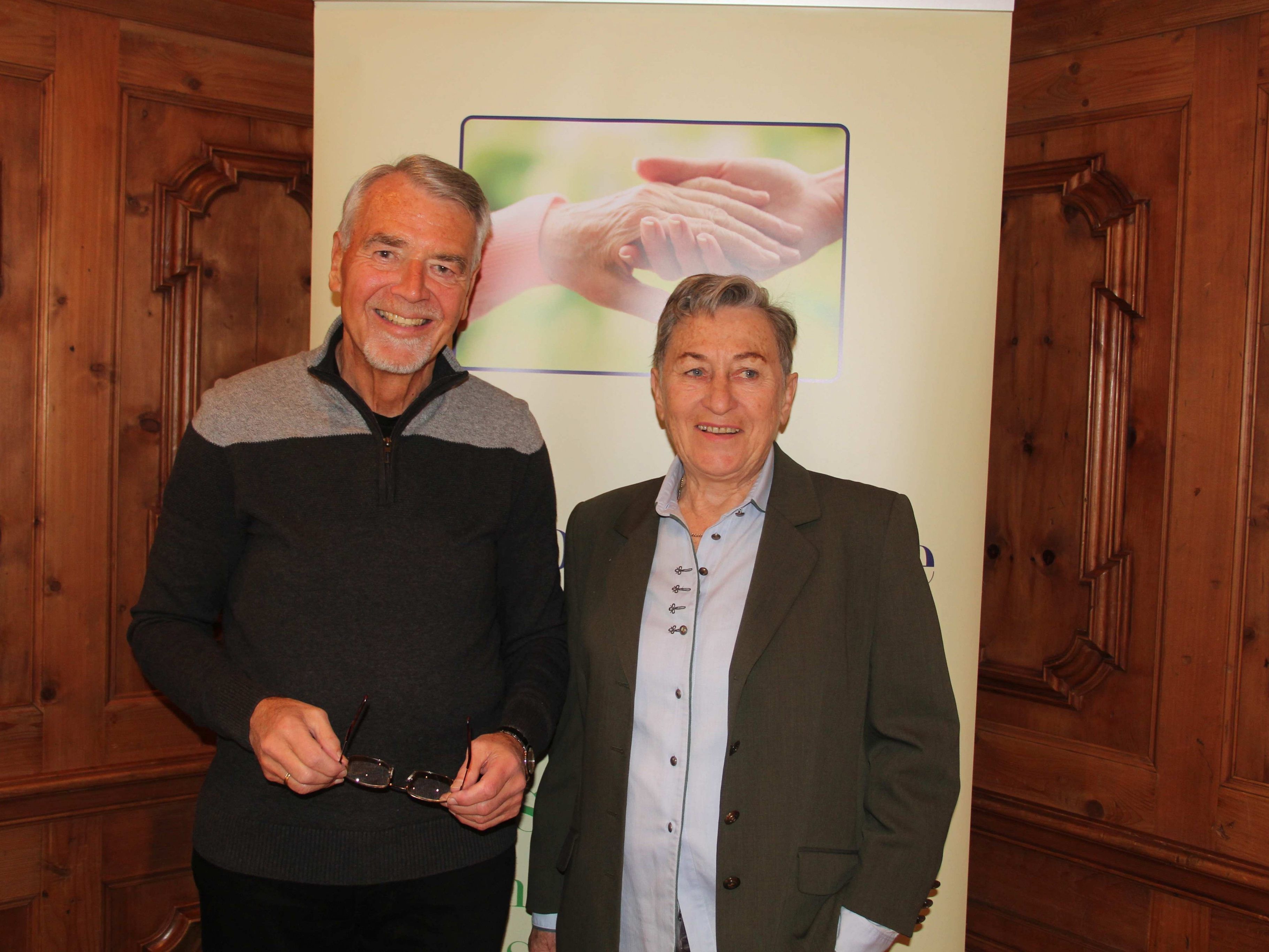 Der Vorstand Reinhard Winterhoff und seine Stellvertreterin Christiane Hagen. Der Vorstand Reinhard Winterhoff und seine Stellvertreterin Christiane Hagen.