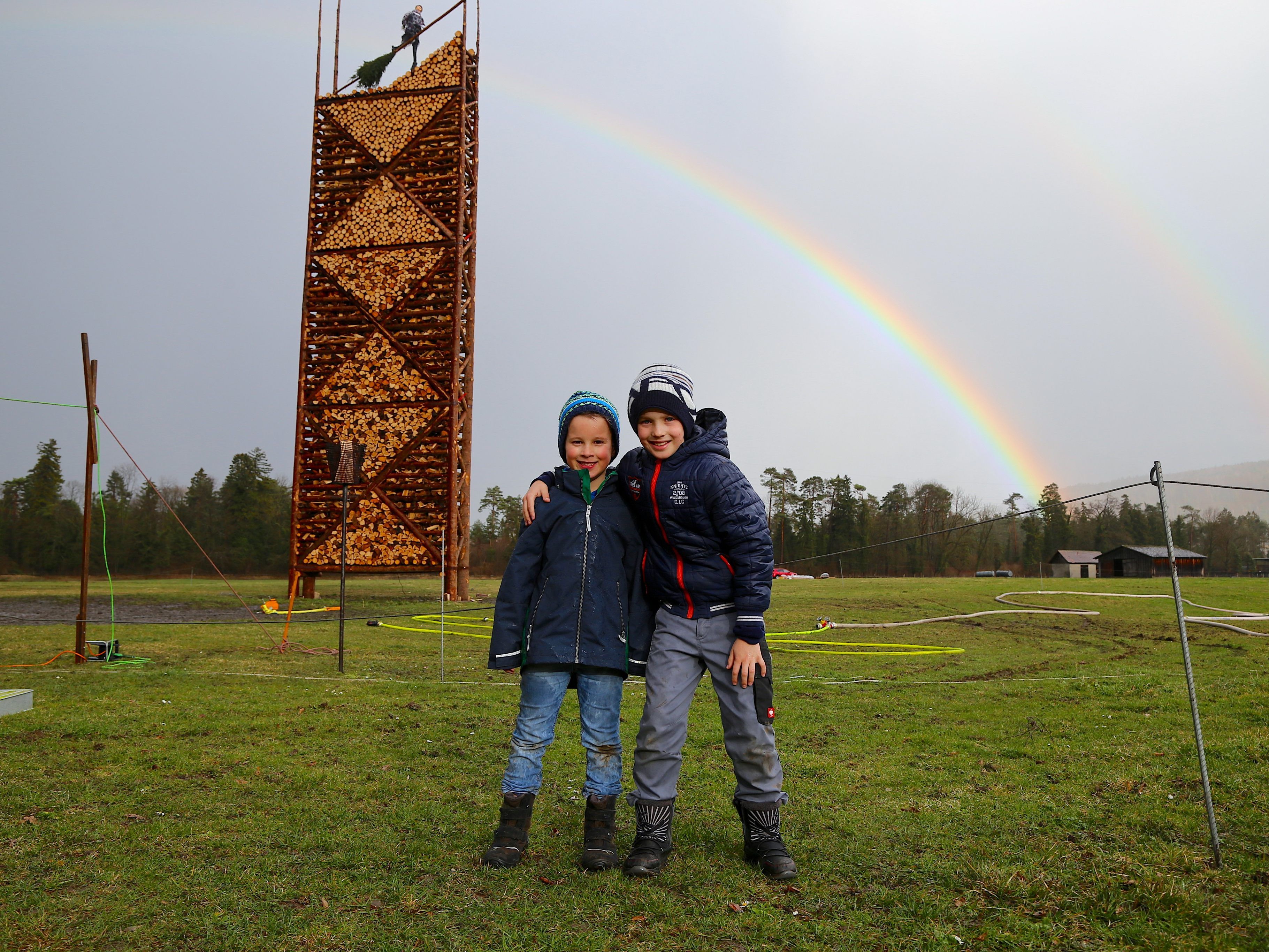 Der stürmische Sonntag brachte auch zahlreiche Regenbogen.