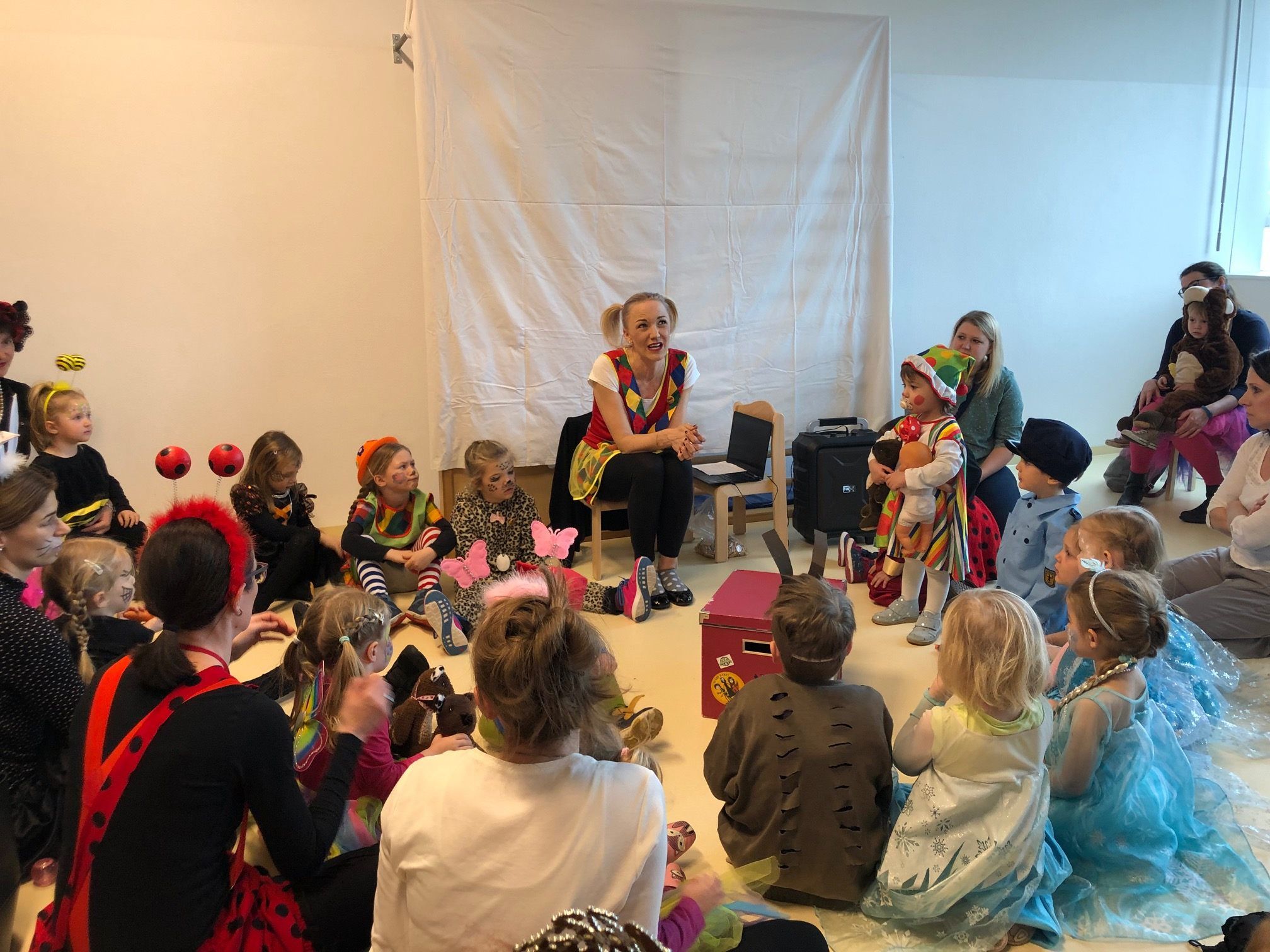 Ingrid Hofer und Teddy Eddy rockten den Rosenmontag in der KIMI Ingrid Hofer und Teddy Eddy rockten den Rosenmontag in der KIMI