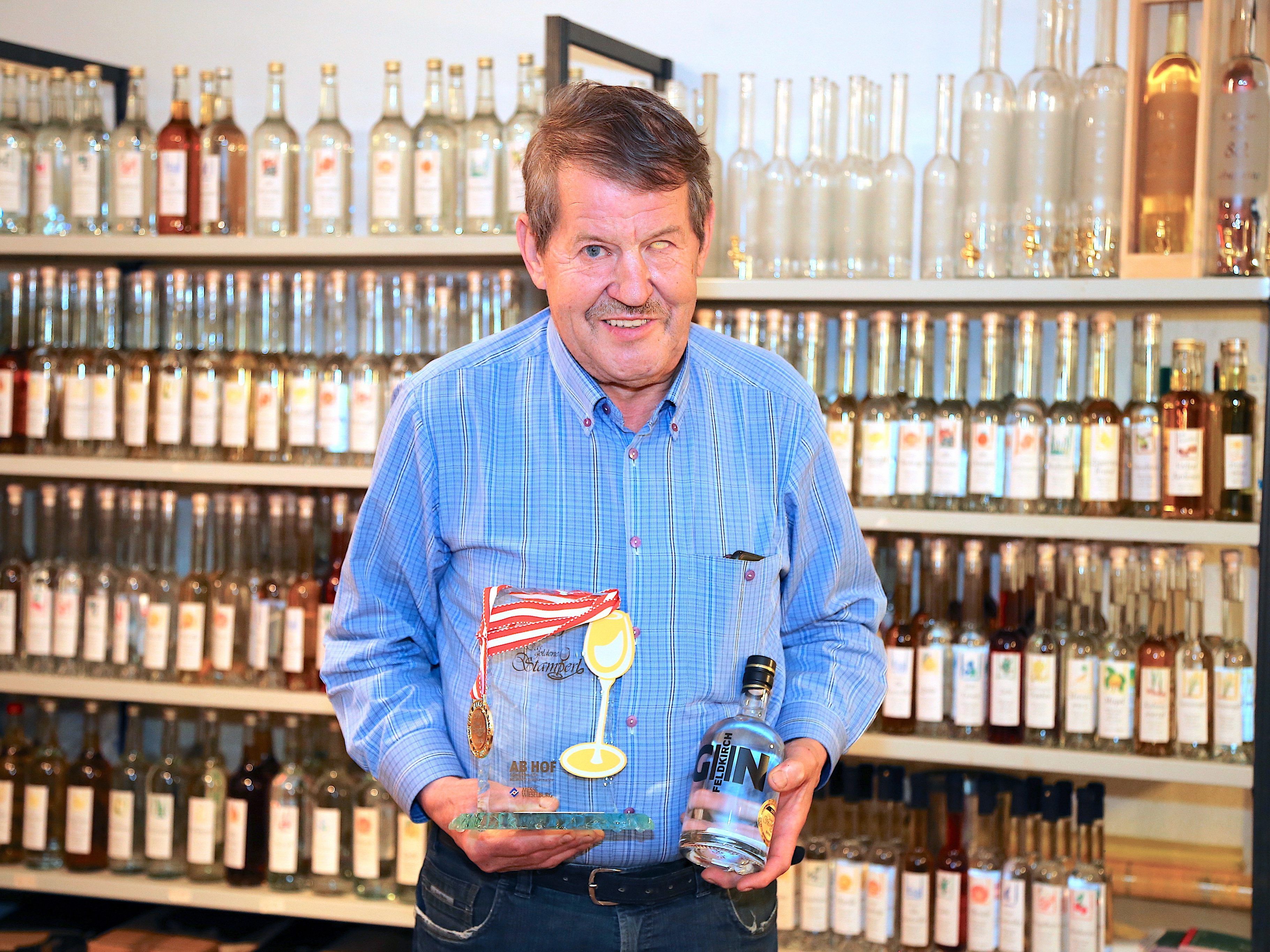 Der beste Gin aus Österreich stellt Herbert Müller aus Gisingen her.