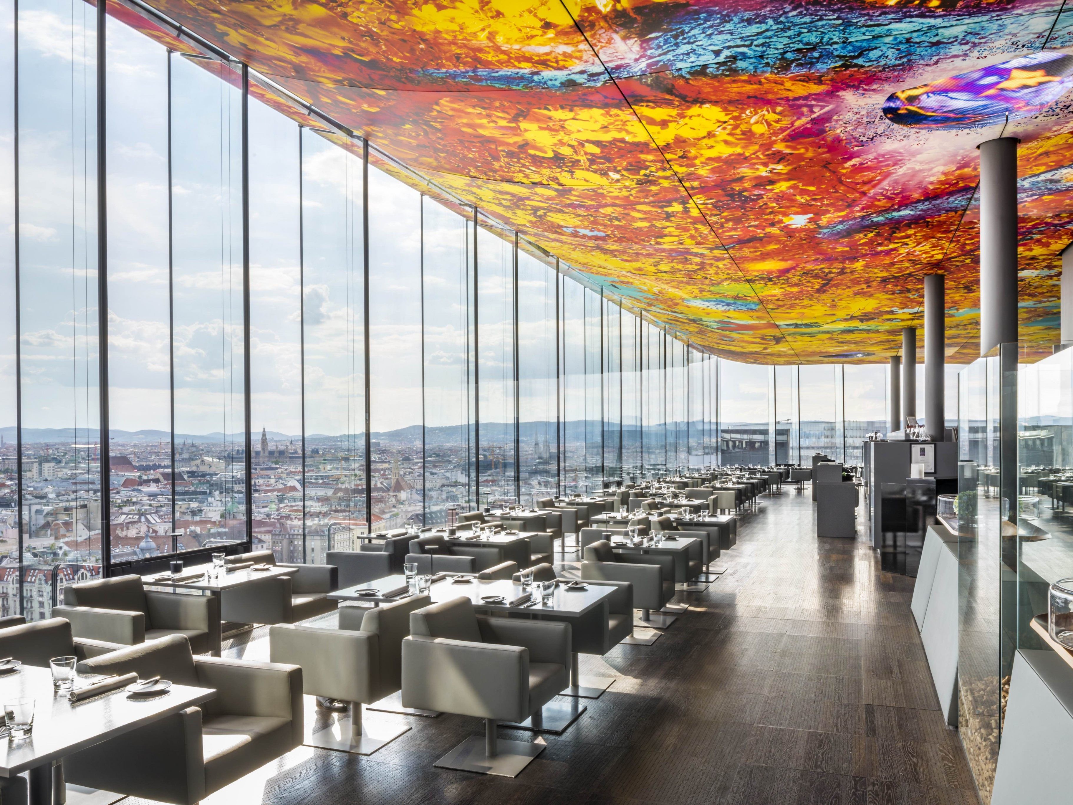 Das LOFT im SO/VIENNA bietet einen wunderbaren Ausblick. Das LOFT im SO/VIENNA bietet einen wunderbaren Ausblick.