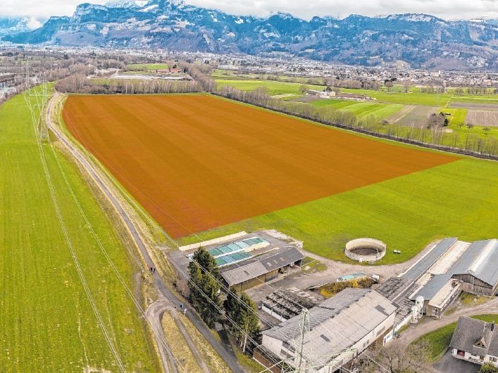 Die rot markierte Fläche ist ungefähr das geplante Abbaugebiet. Die rot markierte Fläche ist ungefähr das geplante Abbaugebiet.