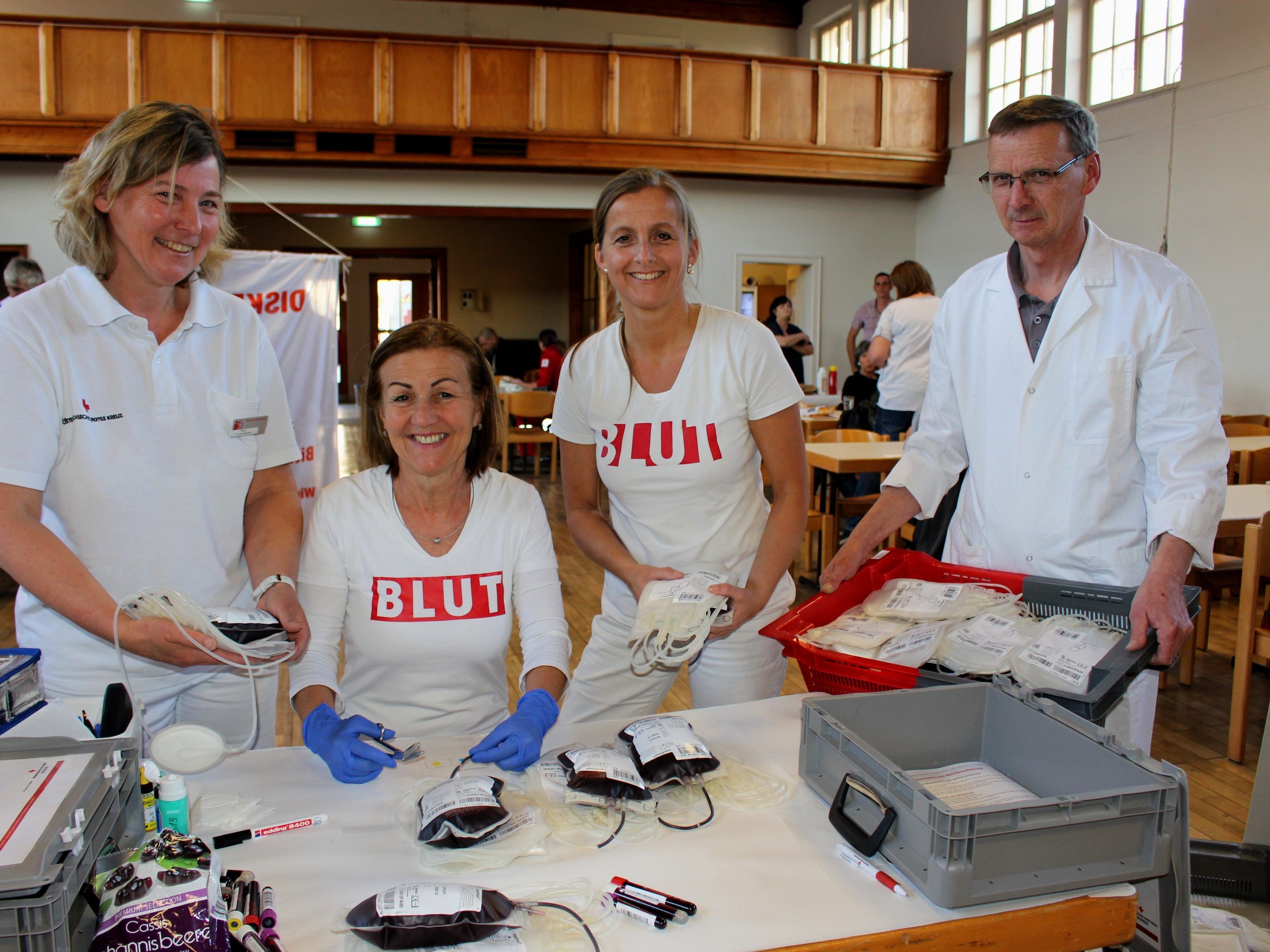 „Blut spenden hilft Leben retten“, so der Dank des Blutspendedienstes Vorarlberg an alle Spender, die aus der ganzen Region recht zahlreich in die Lochauer Festhalle gekommen waren.