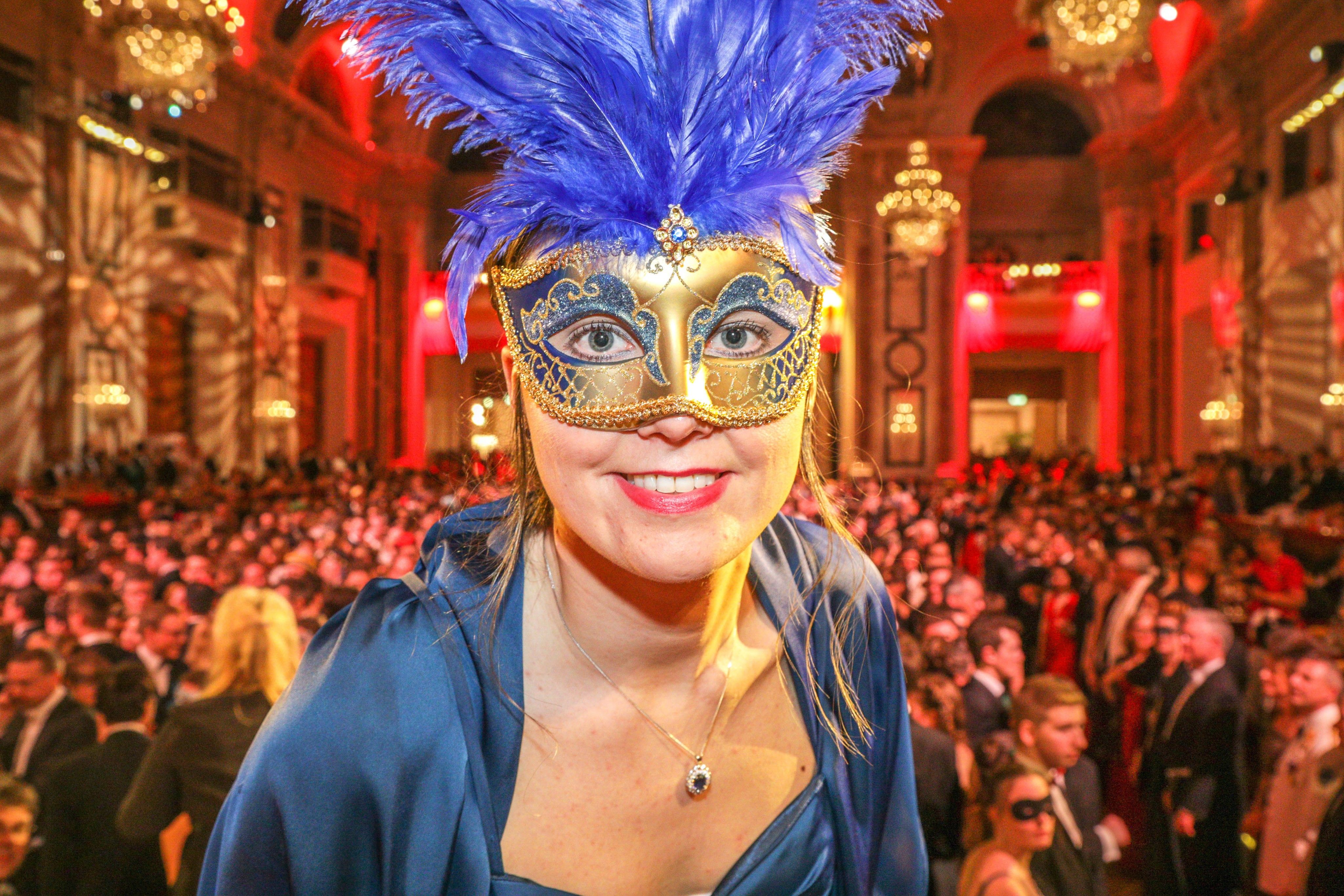 Nathalie Wisniowski trug die schönste Maske bei der Rudolfina Redoute. Nathalie Wisniowski trug die schönste Maske bei der Rudolfina Redoute.