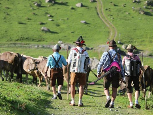 Für den Videodreh zum Song „Voradlberg“ waren die SöffaBuaba im ganzen Land unterwegs. Für den Videodreh zum Song „Voradlberg“ waren die SöffaBuaba im ganzen Land unterwegs.