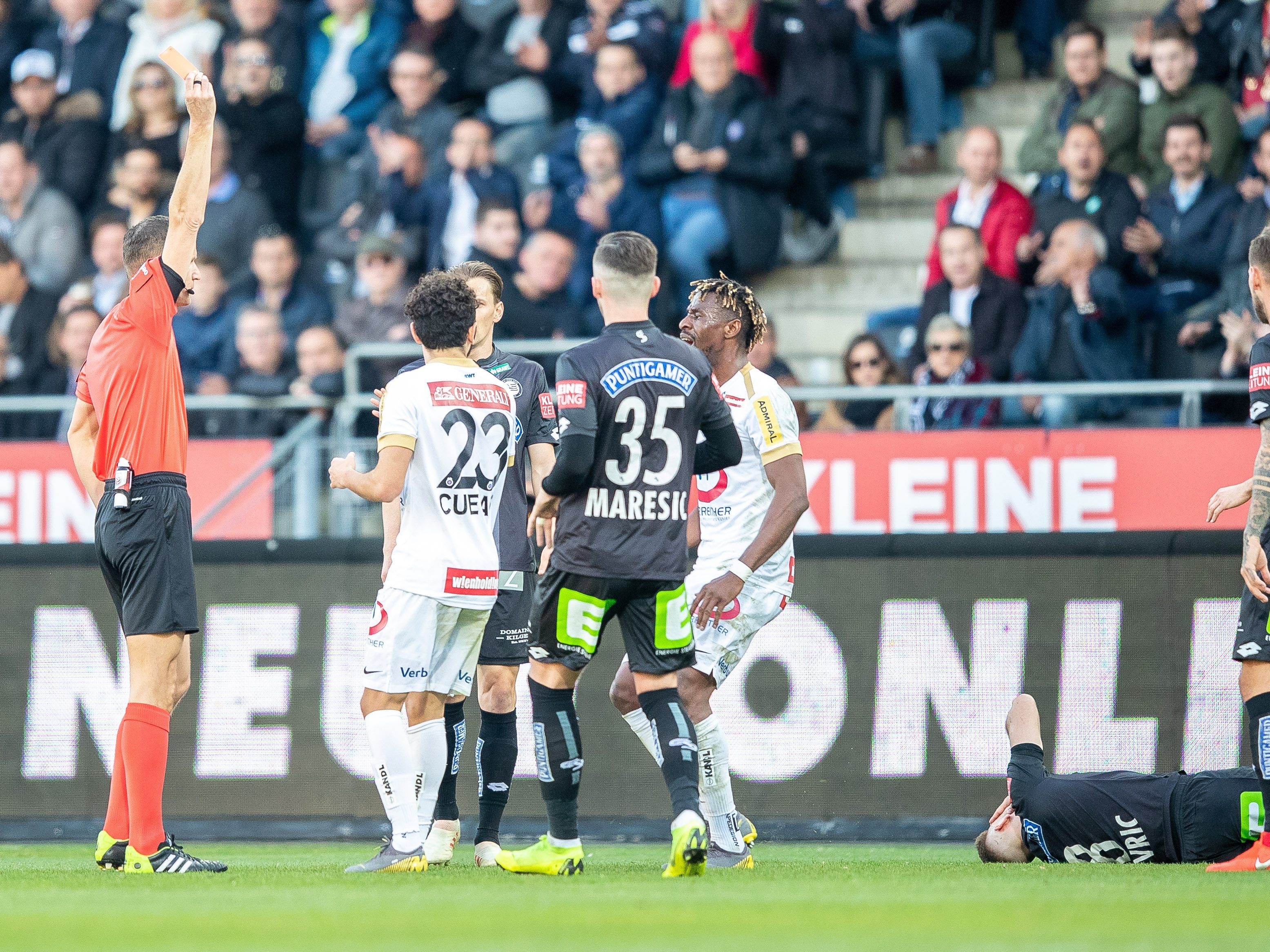 Austria Wien verlor in Unterzahl gegen Sturm Graz. Austria Wien verlor in Unterzahl gegen Sturm Graz.