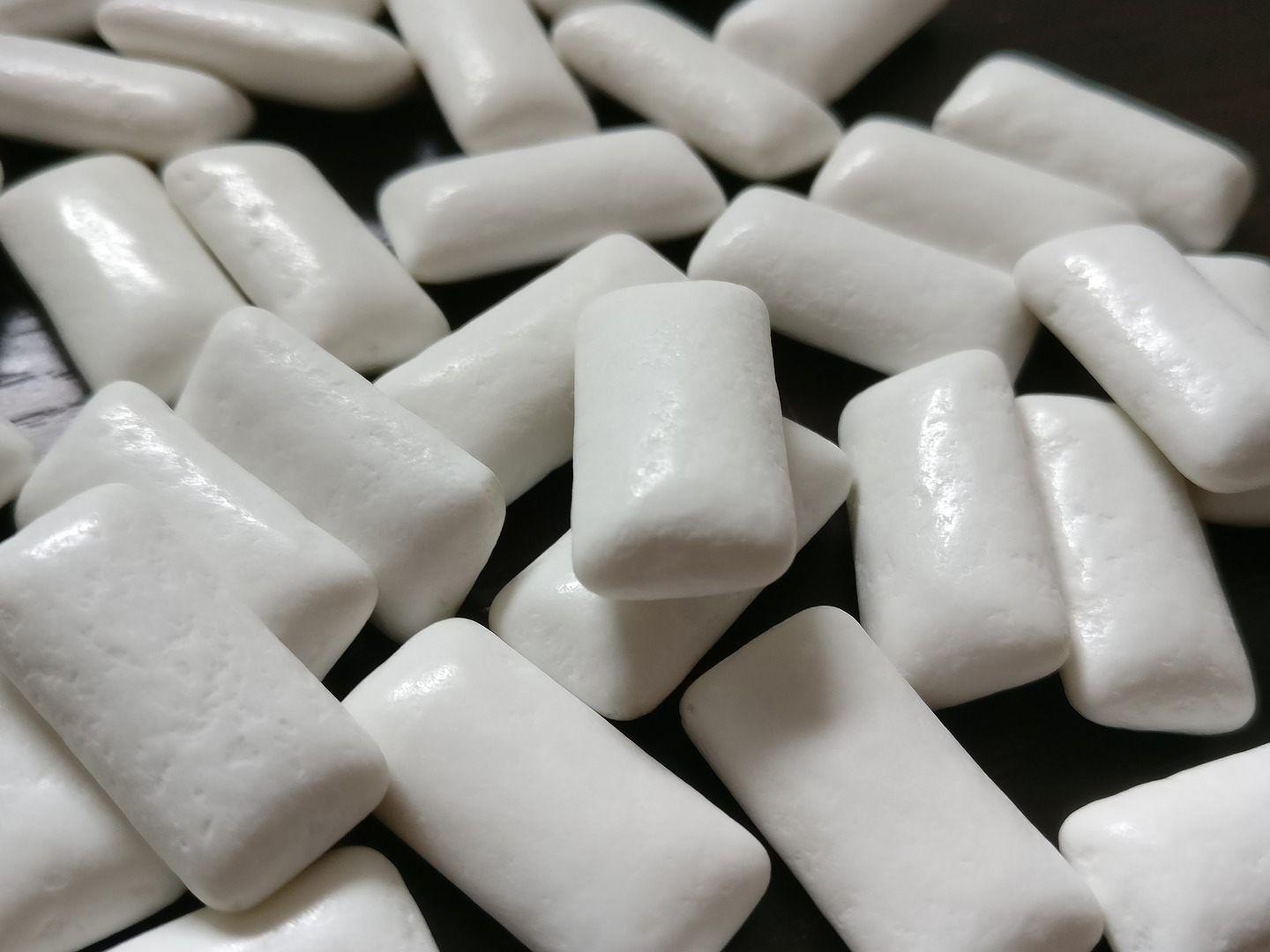 Je Diebstahl ließ der Langfinger 100 bis 300 Packungen Kaugummi mitgehen. Je Diebstahl ließ der Langfinger 100 bis 300 Packungen Kaugummi mitgehen.