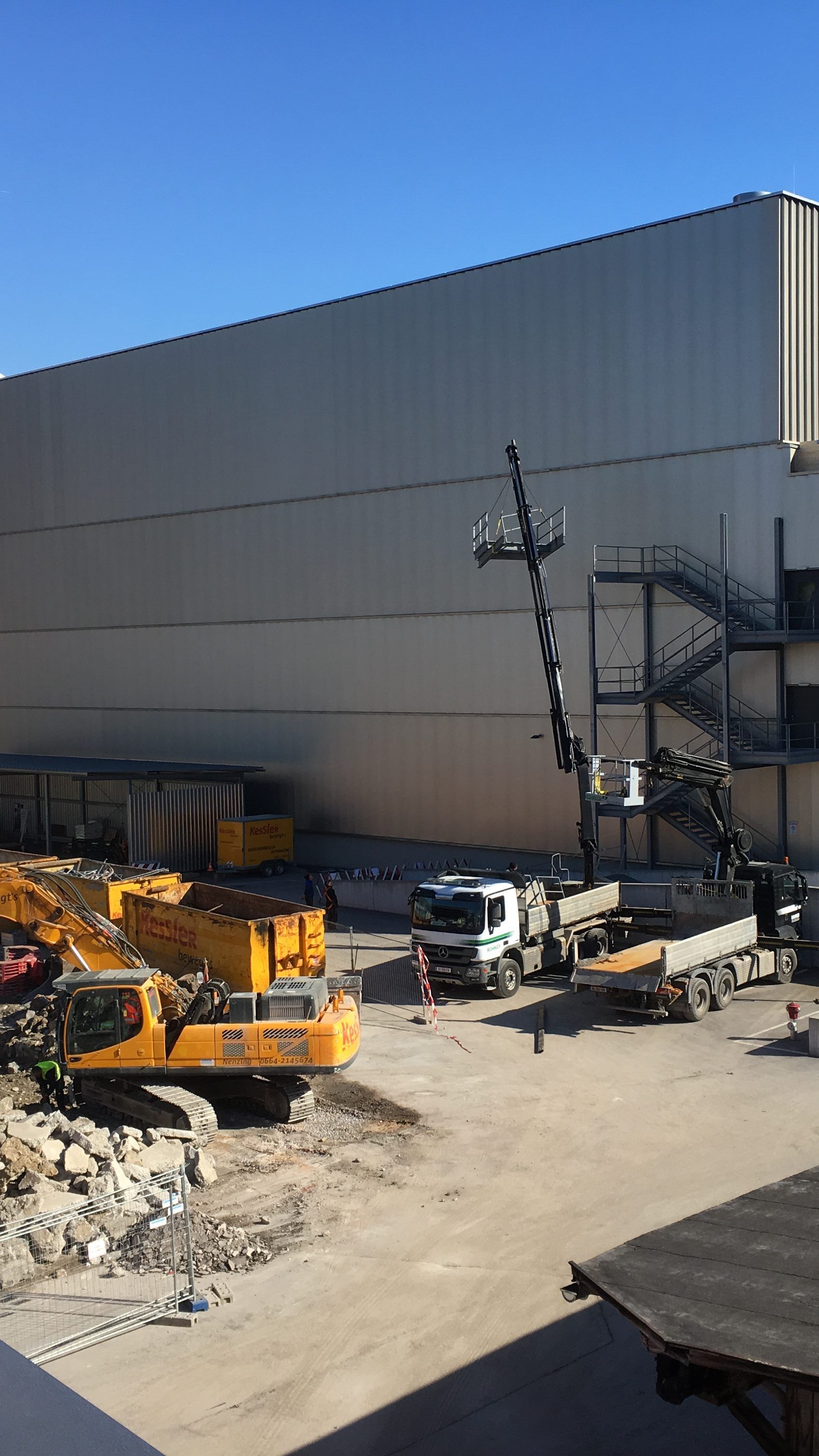 Die alte Schreinerei und das ehemalige Elektrolager wurde bereits abgebrochen.