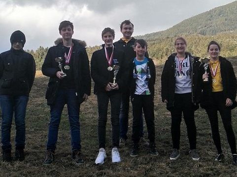 Jakob Wilhelm (im Hintergrund) und sein Team