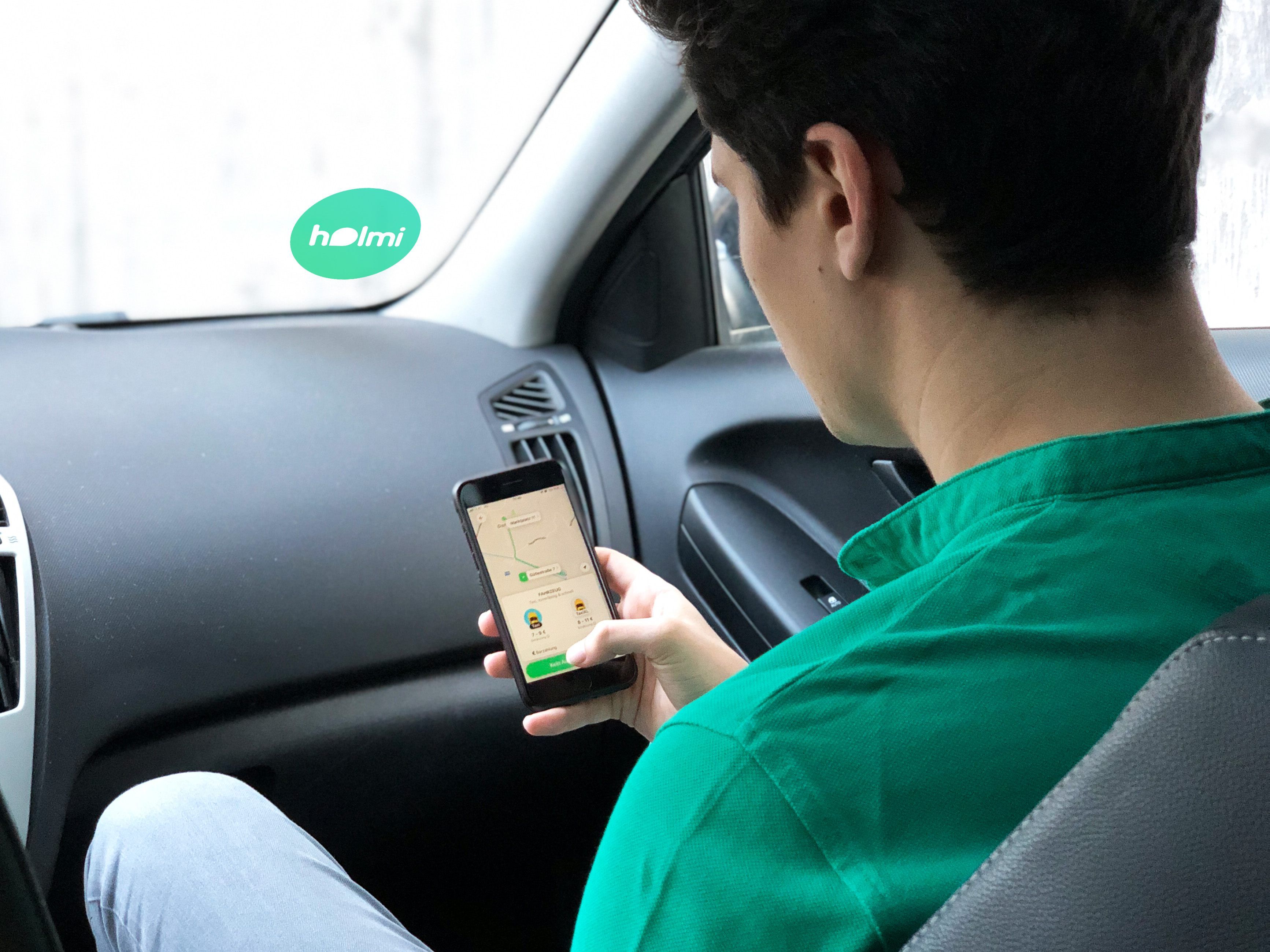 Due App Holmi funktioniert im Grunde wie Uber - hält sich aber an Österreichs Gesetze. Due App Holmi funktioniert im Grunde wie Uber - hält sich aber an Österreichs Gesetze.