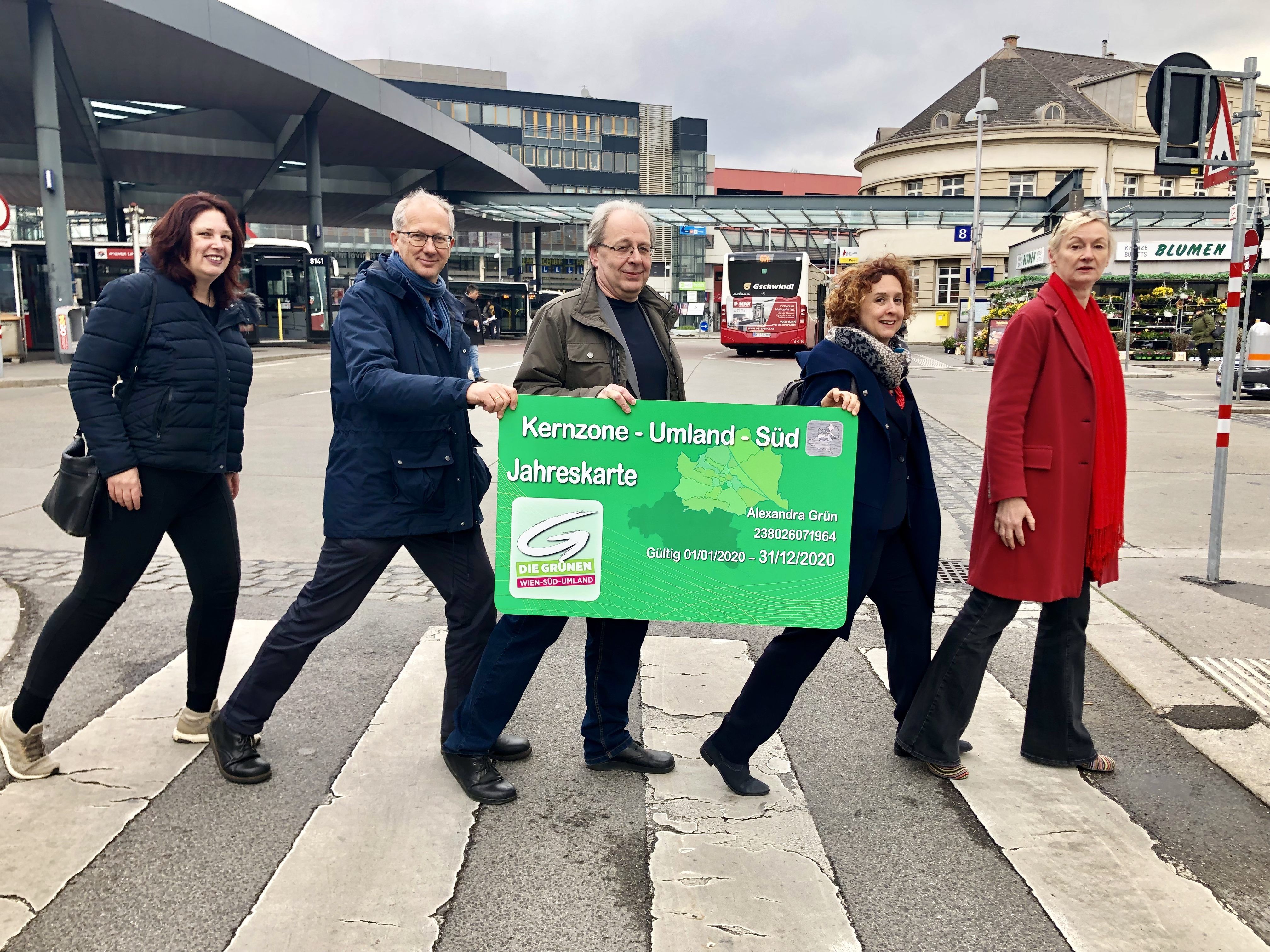 Der öffentliche Verkehr im Süden von Wien soll ausgeweitet werden.