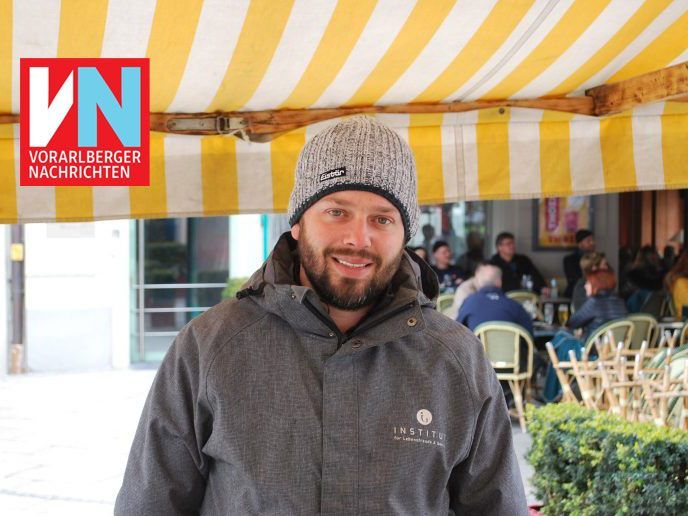 Matthias Neuhauser ist Imker und Händler am Dornbirner Wochenmarkt.