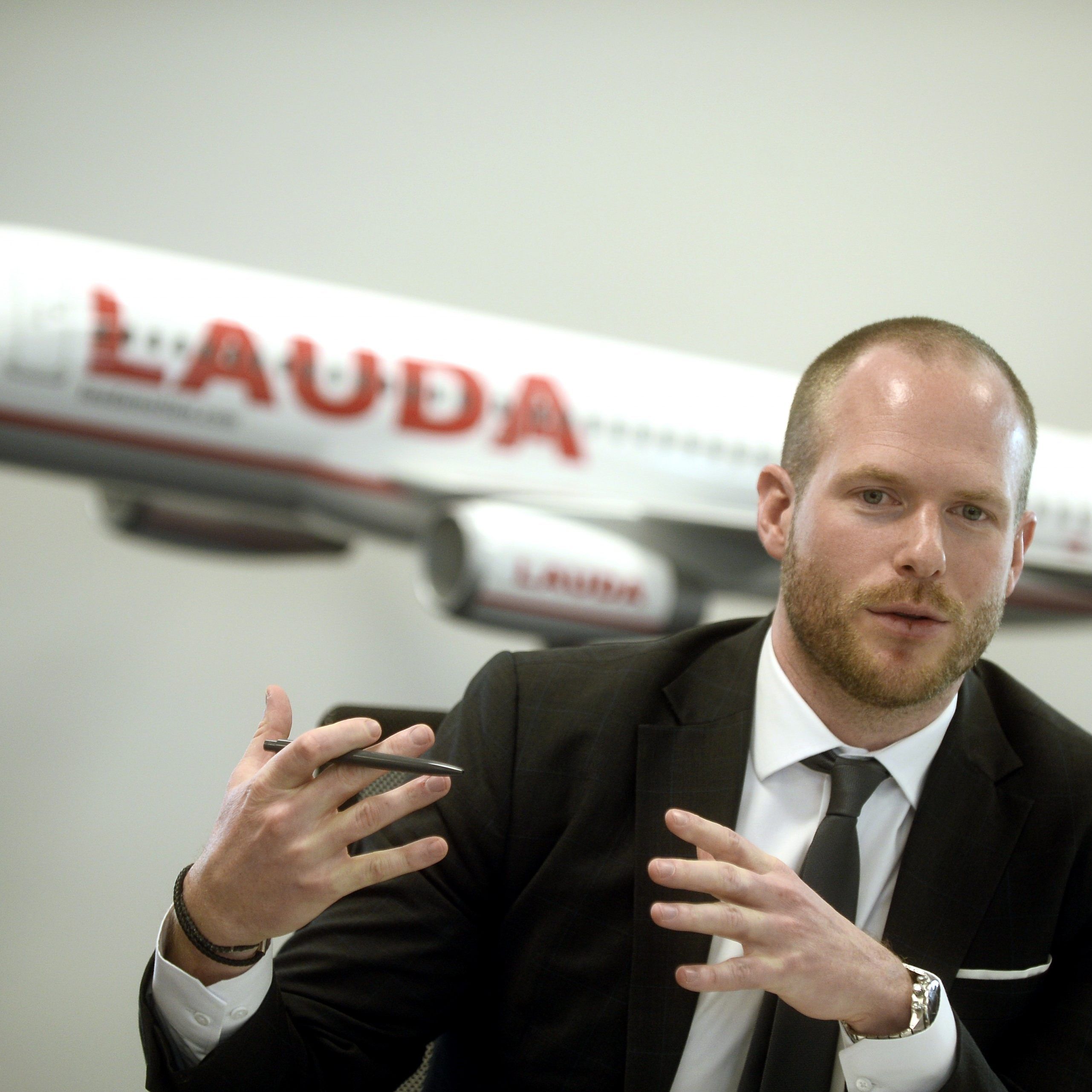 Beim Frühlingsbeginn stellte Laudamotion den neuen Namen und neue Uniformen vor.