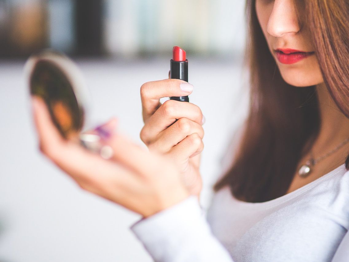 Dr. Thomas Aigner verrät uns die Beauty-Trends 2019. Dr. Thomas Aigner verrät uns die Beauty-Trends 2019.