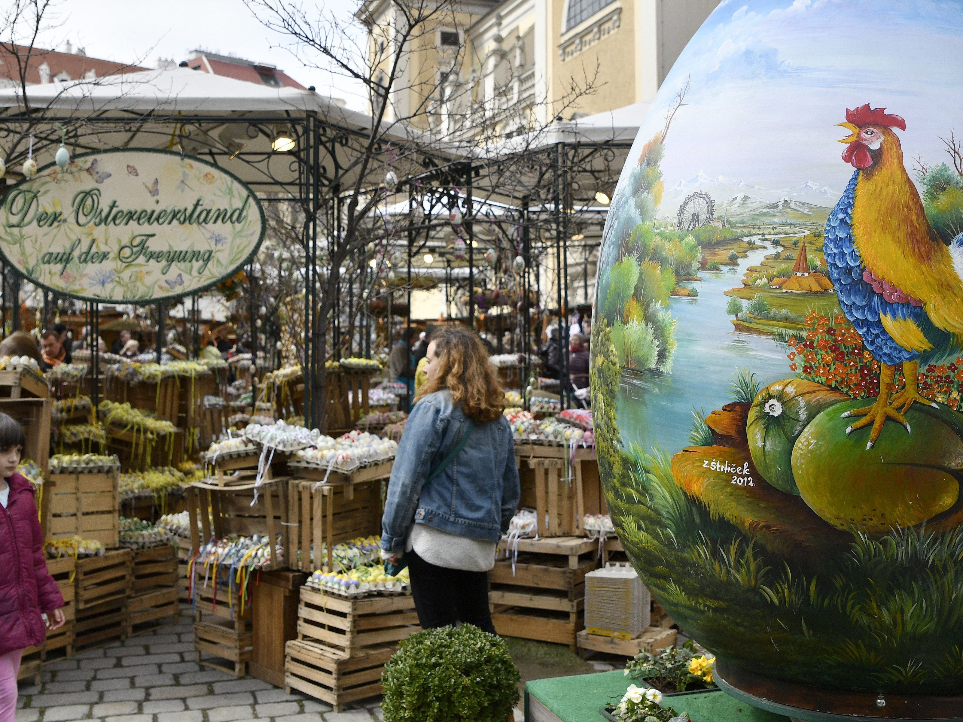 Beim Altwiener Ostermarkt gibt es eine große Auswahl an Eiern. Beim Altwiener Ostermarkt gibt es eine große Auswahl an Eiern.