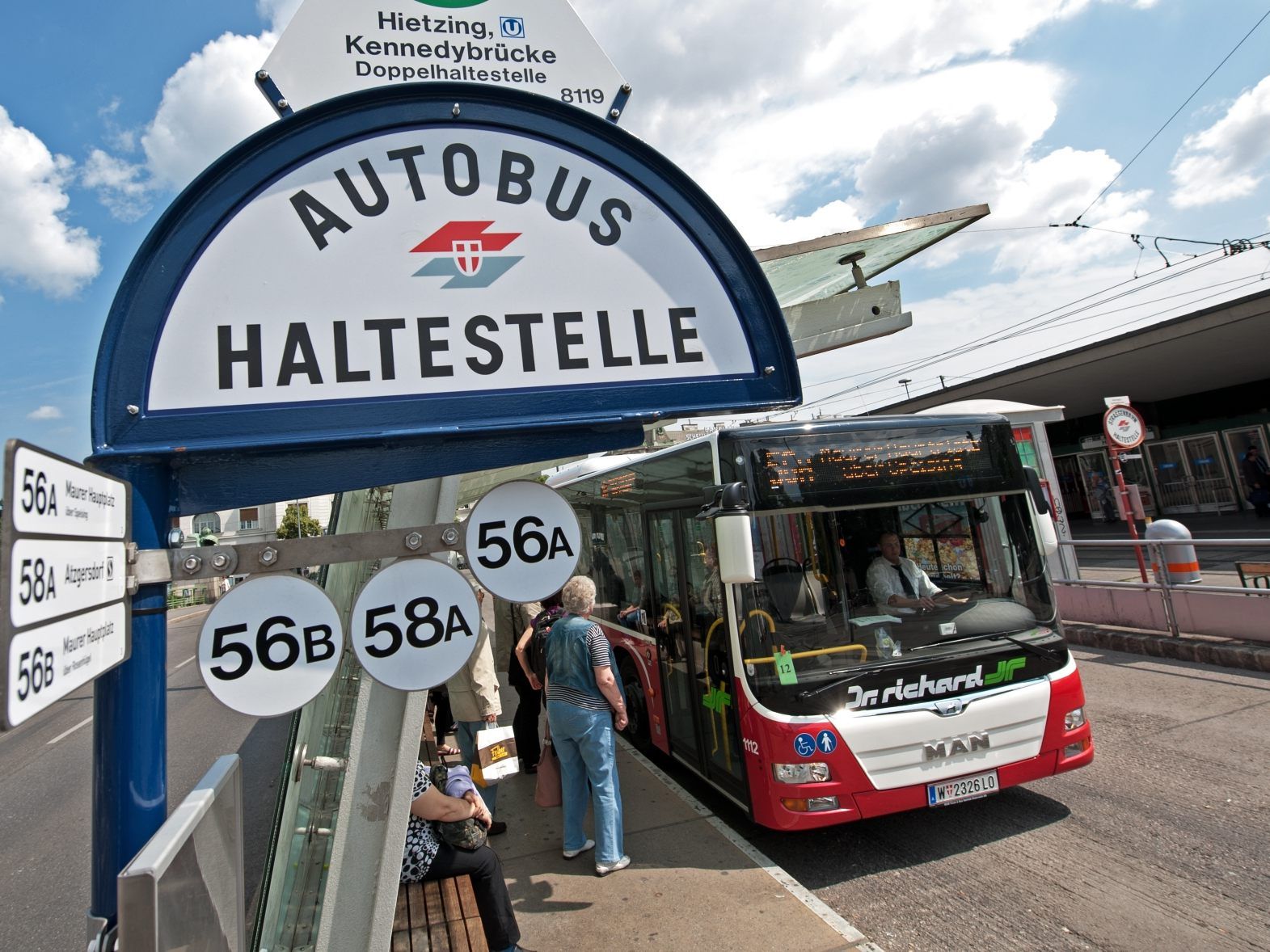 Bei den Hietzinger Buslinien kommt es zu einigen Änderungen. Bei den Hietzinger Buslinien kommt es zu einigen Änderungen.