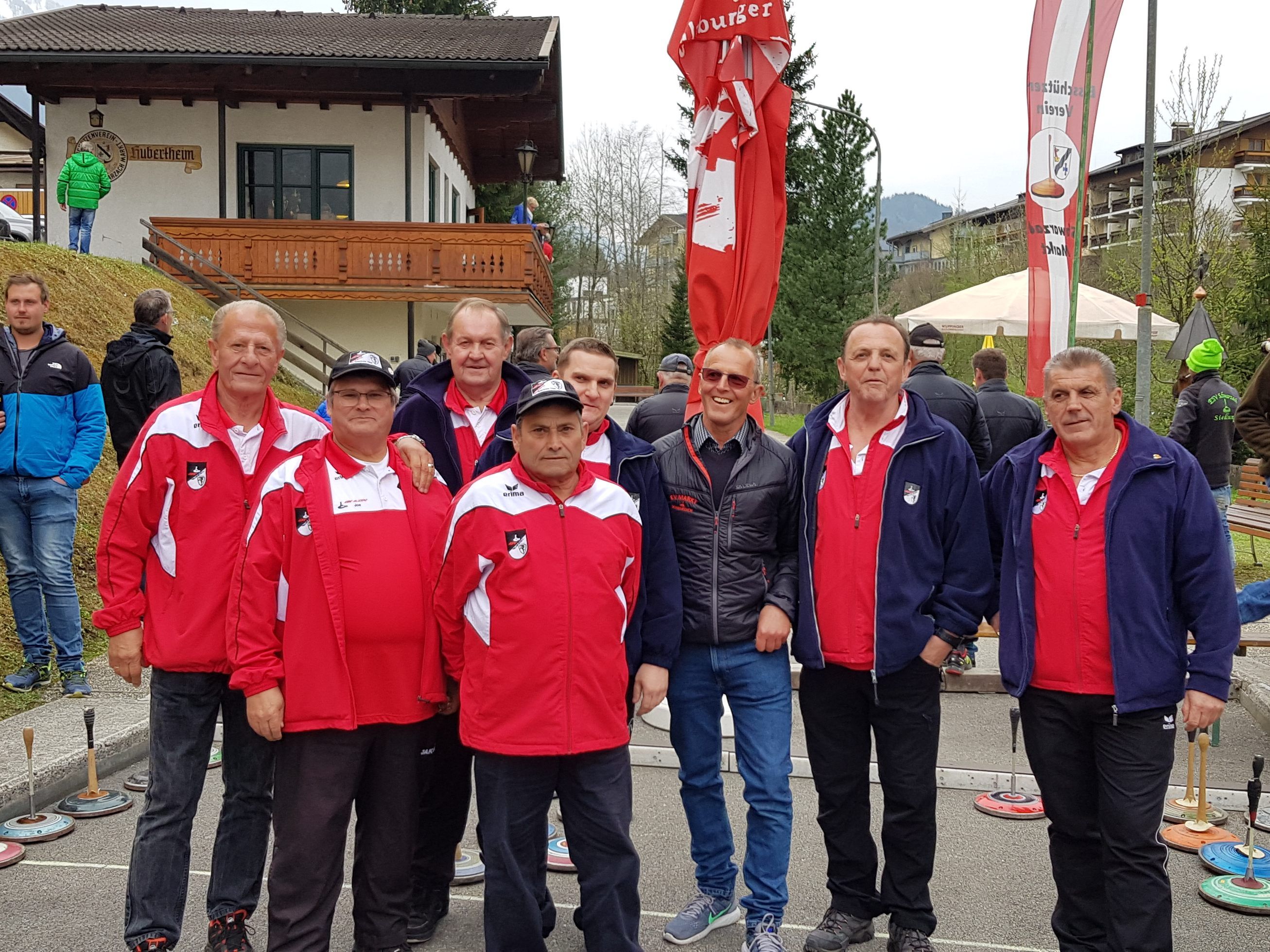 ESC Bludenz: Arnold Voltolini, Josef Neyer, Klaus Augustin, Günter Neyer, der Salzburger Moar Norbert, Josef Gruber (Obmann ESC Bludenz) und Raimund Walch.