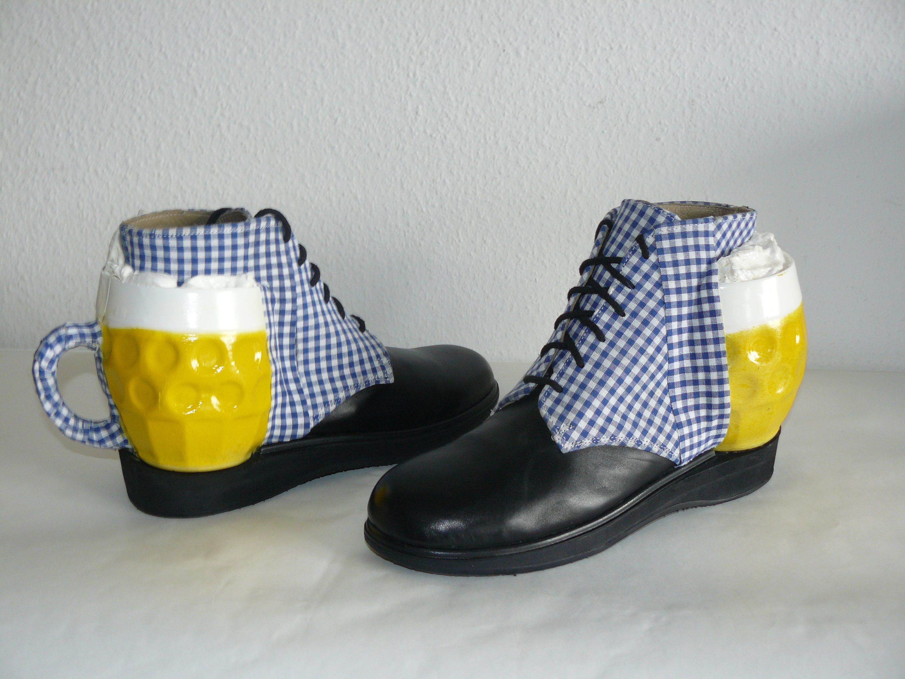 Der Bayernschuh stammt aus der Hand eines Häftlings der Justinanstalt Stein. Der Bayernschuh stammt aus der Hand eines Häftlings der Justinanstalt Stein.