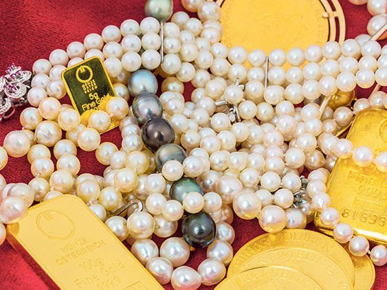 Während der Faktor Arbeit extrem belastet ist, leistet sich Österreich den Luxus, fast völlig auf die Besteuerung von Vermögen zu verzichten. Foto: bilderbox.com