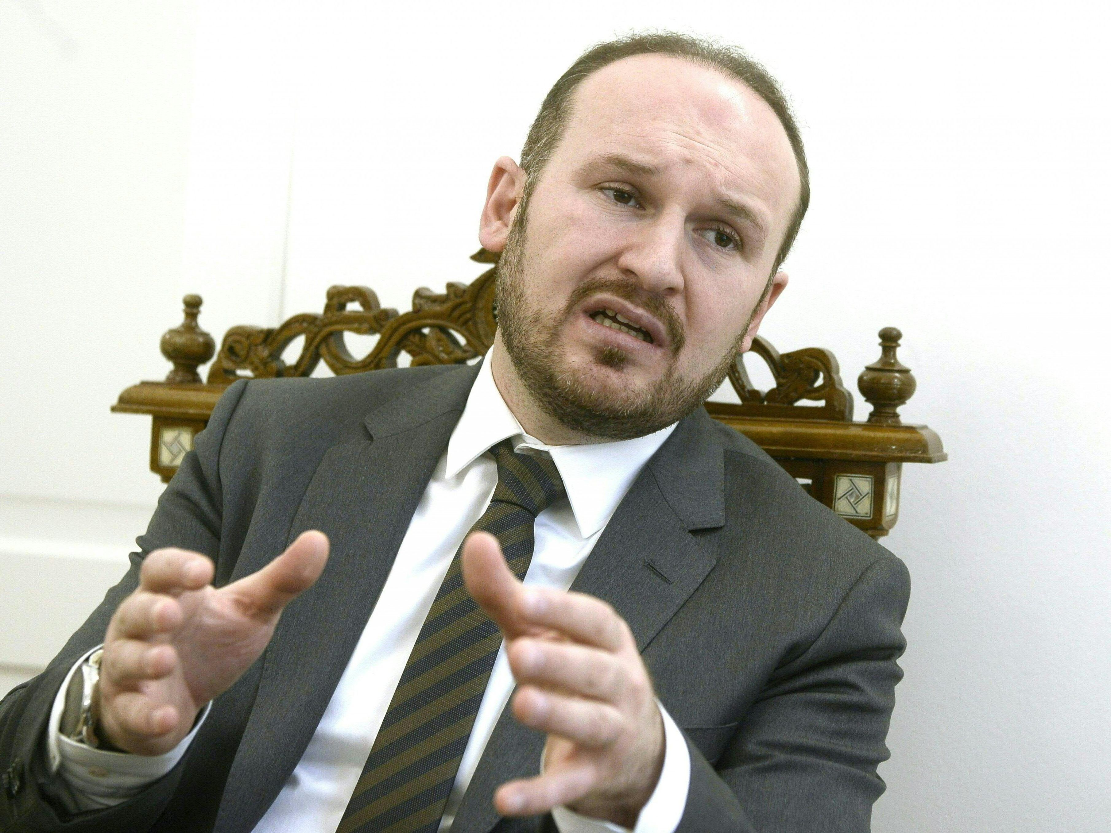 Ümit Vural distanziert sich von dem Video. Ümit Vural distanziert sich von dem Video.