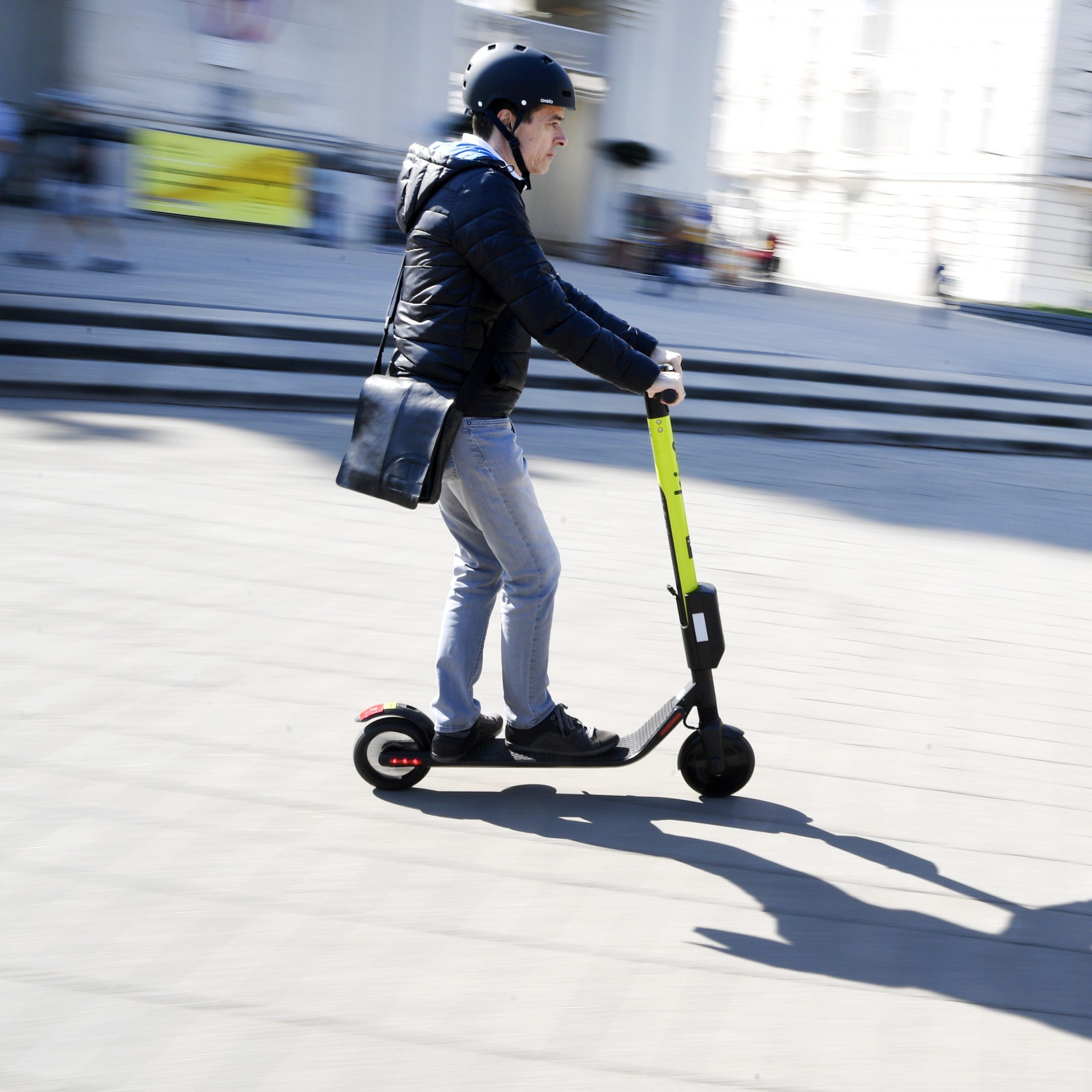 Bis zum Sommer kommen 1.500 E-Scooter von "Hive" in die Stadt.